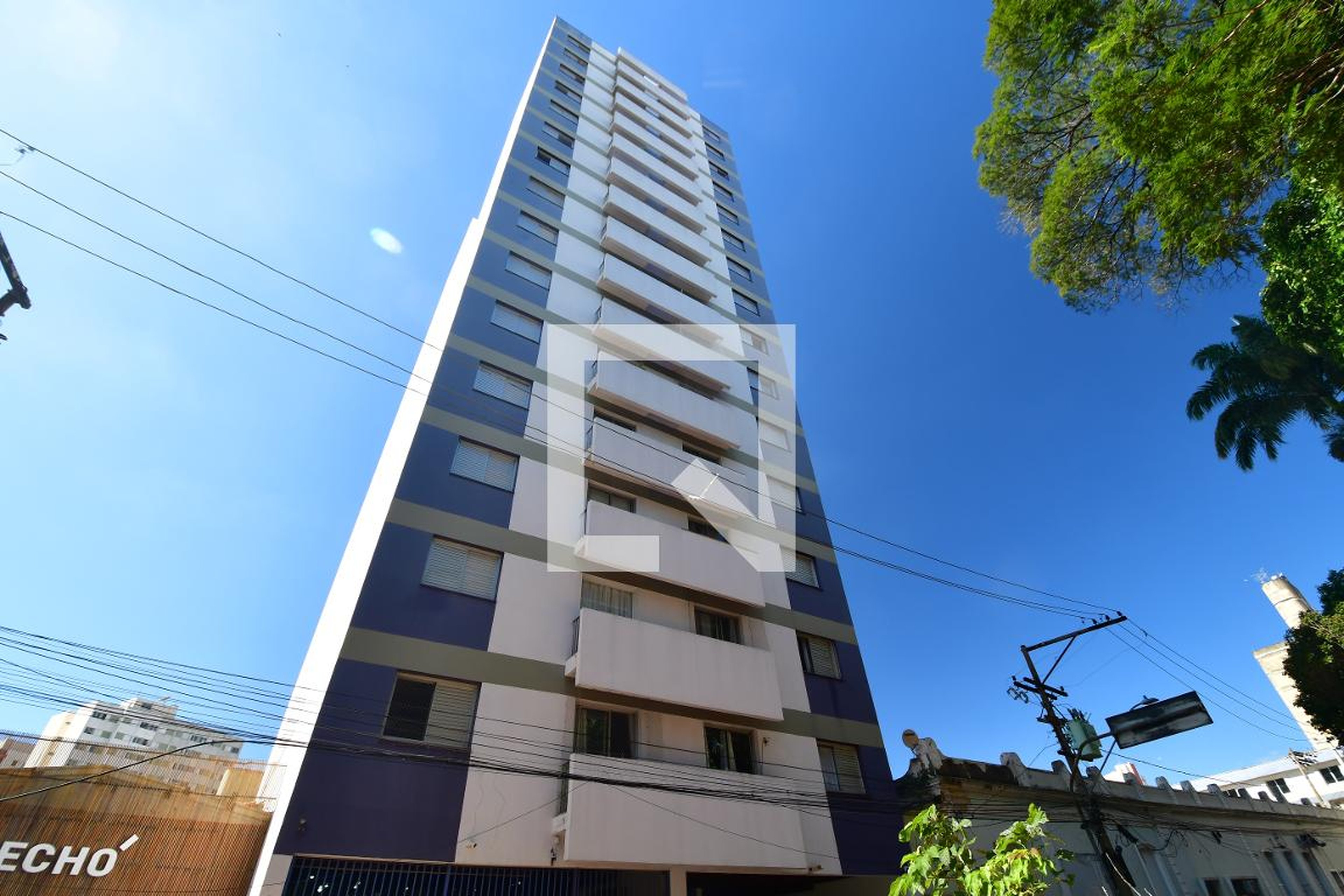 Fachada do Prédio Condomínio Platano