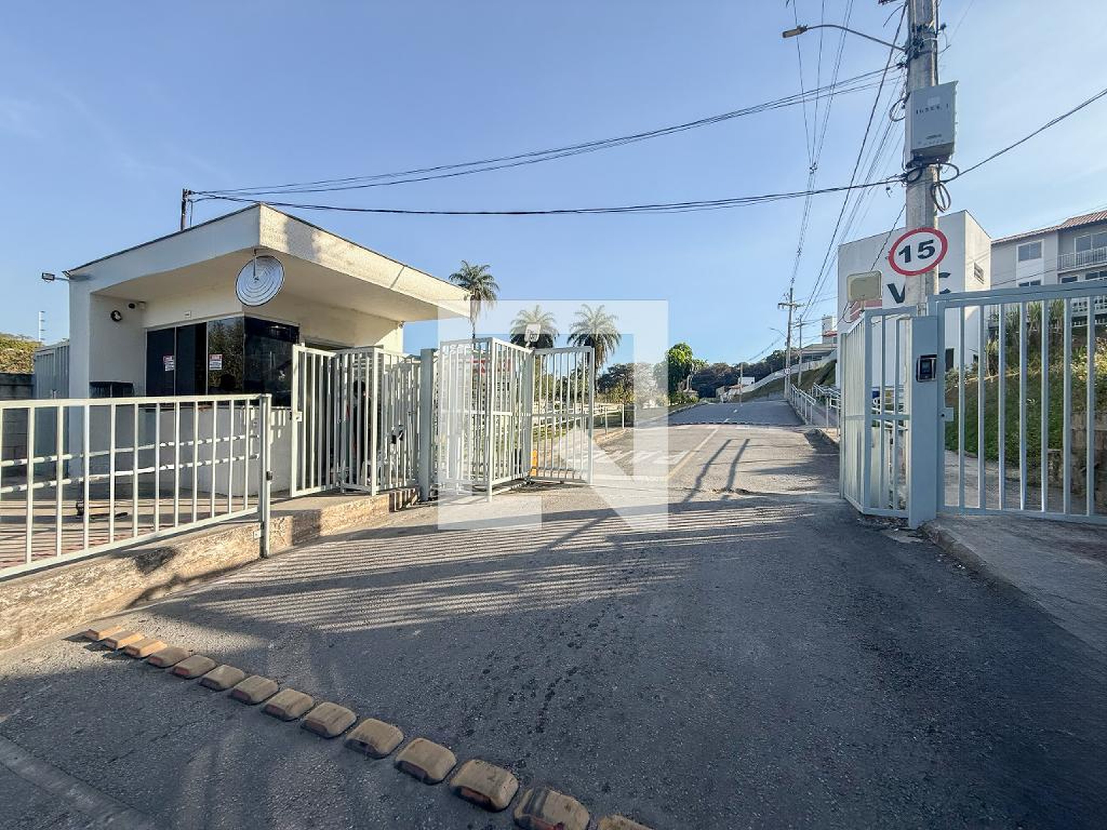 Fachada Condomínio em Rua Professora Filomena Jardim, 615