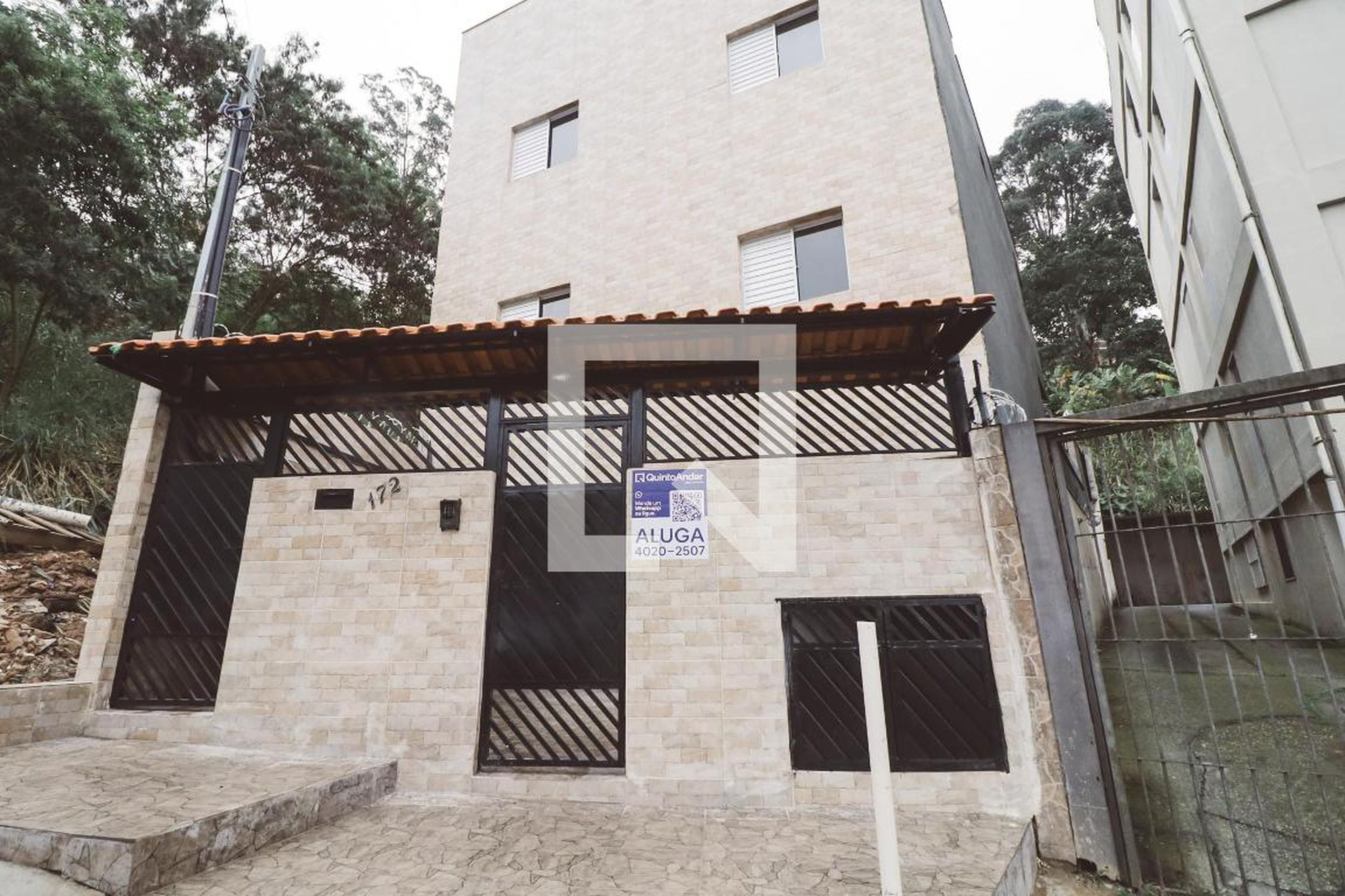 Fachada do Prédio Condomínio em Rua Dorneles, 172