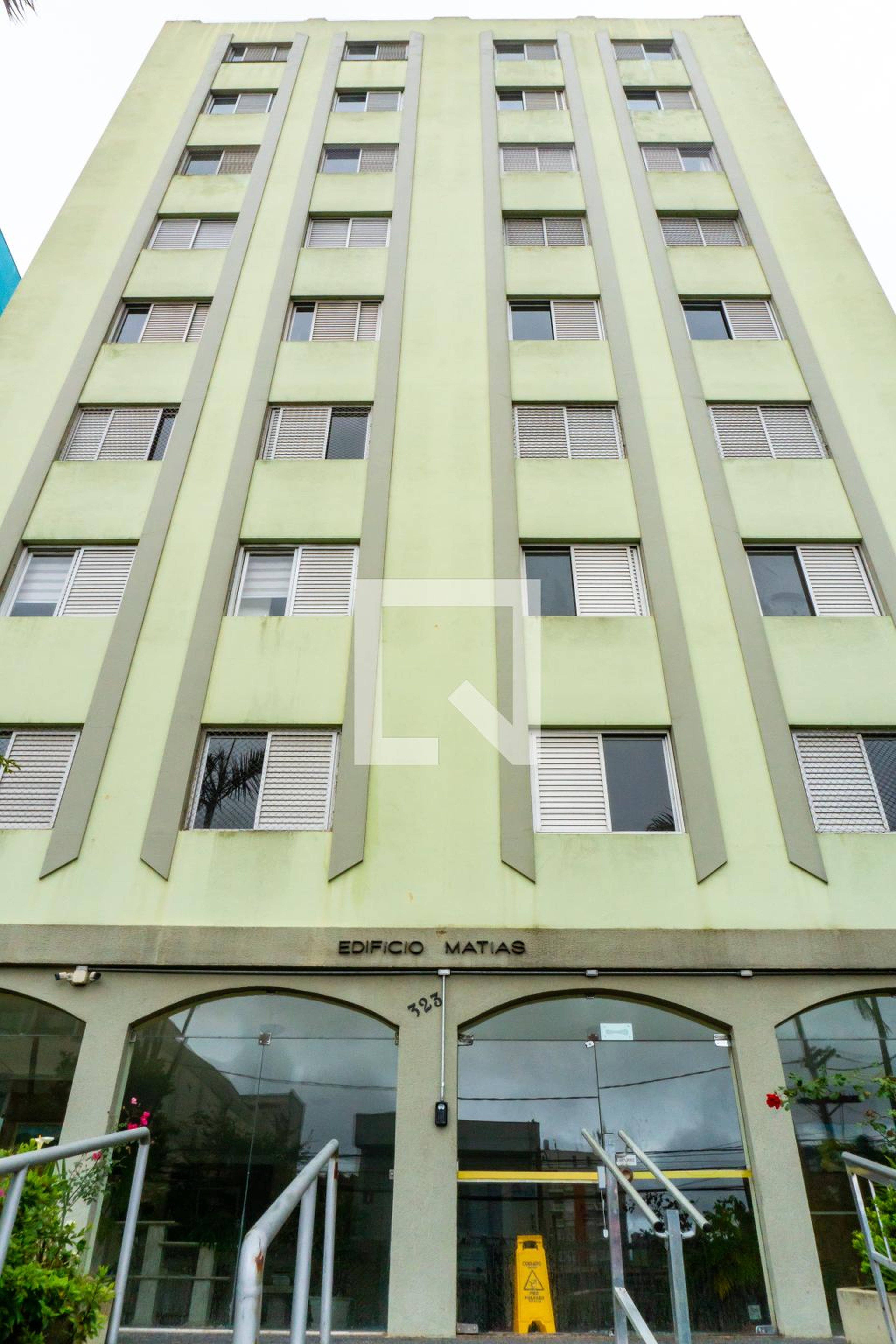 Fachada do Prédio Condomínio em Rua Coronel Luís de Faria e Sousa, 323