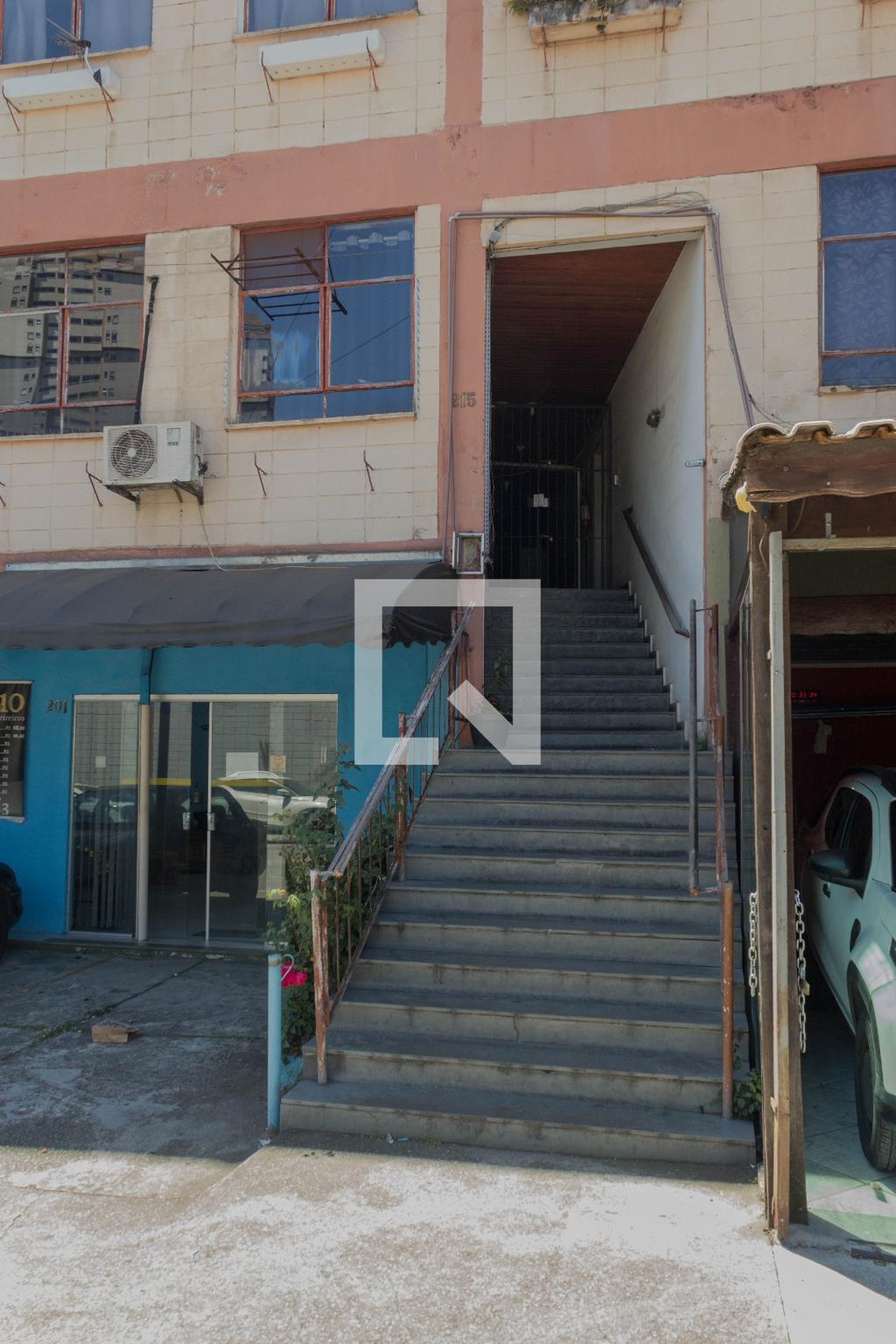 Fachada Condomínio em Rua Terezinha Setti, 215