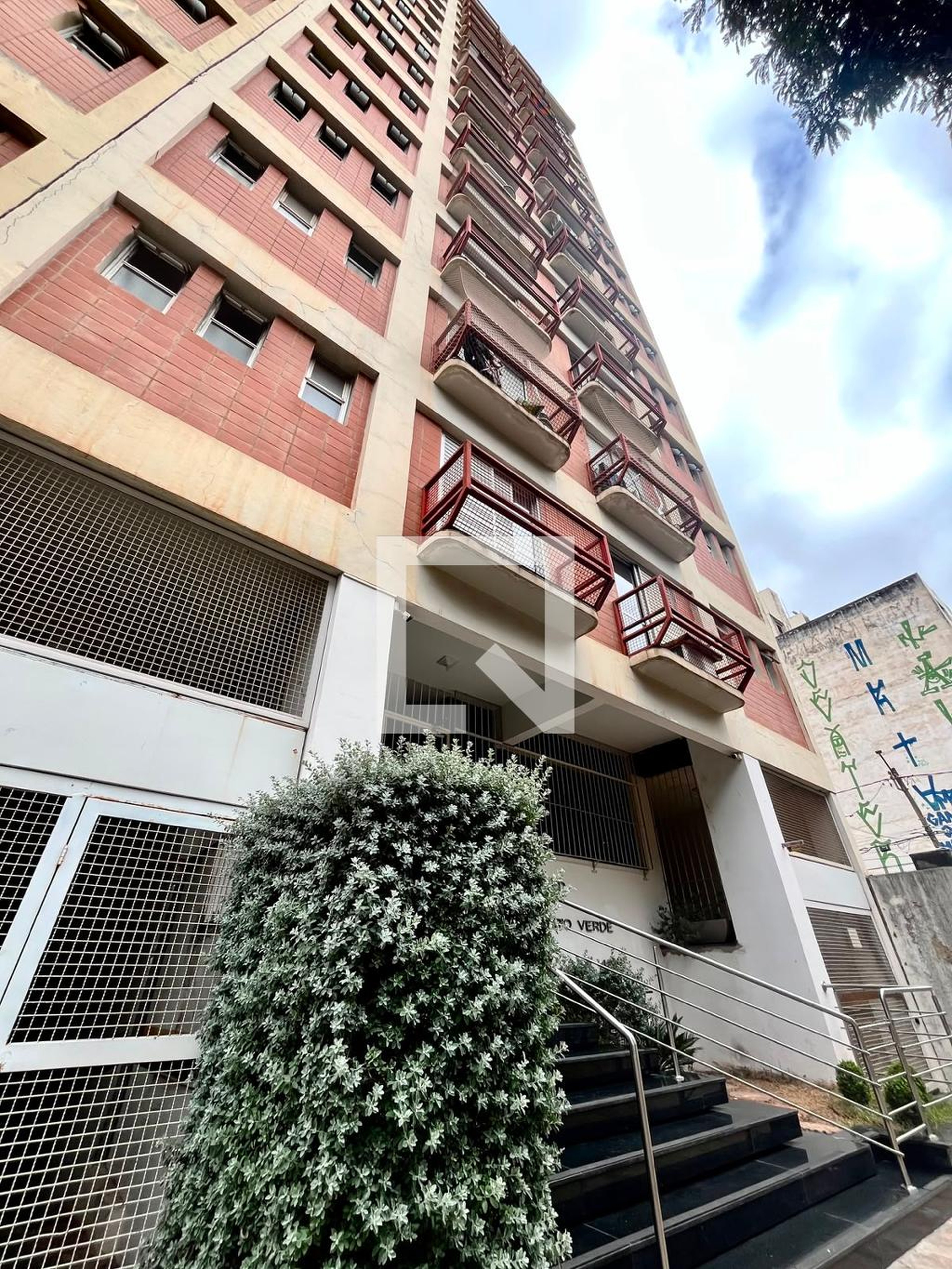 Fachada do Prédio Condomínio em Rua Culto à Ciência, 423