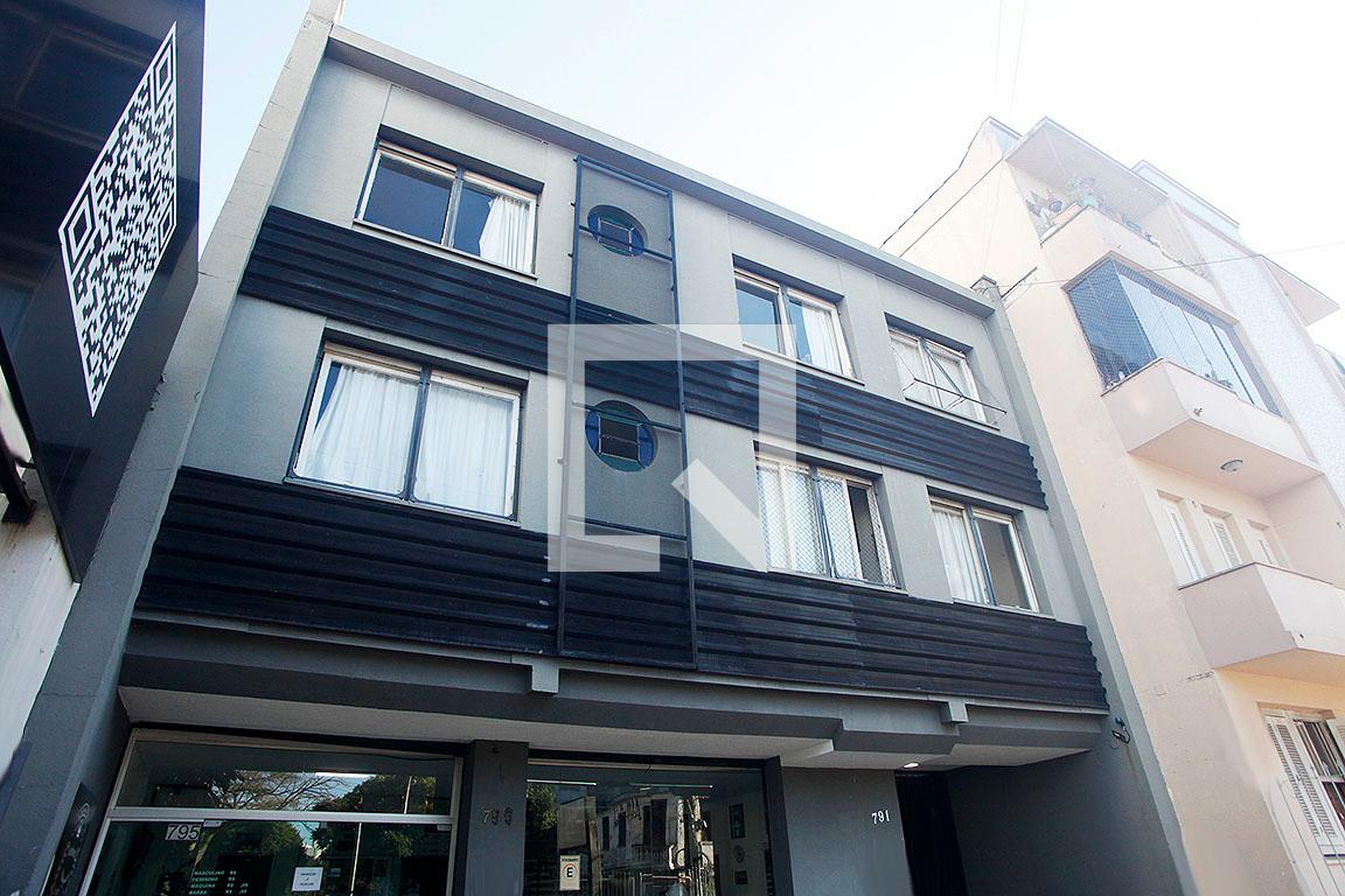 Fachada Edifício Urban Apartamentes