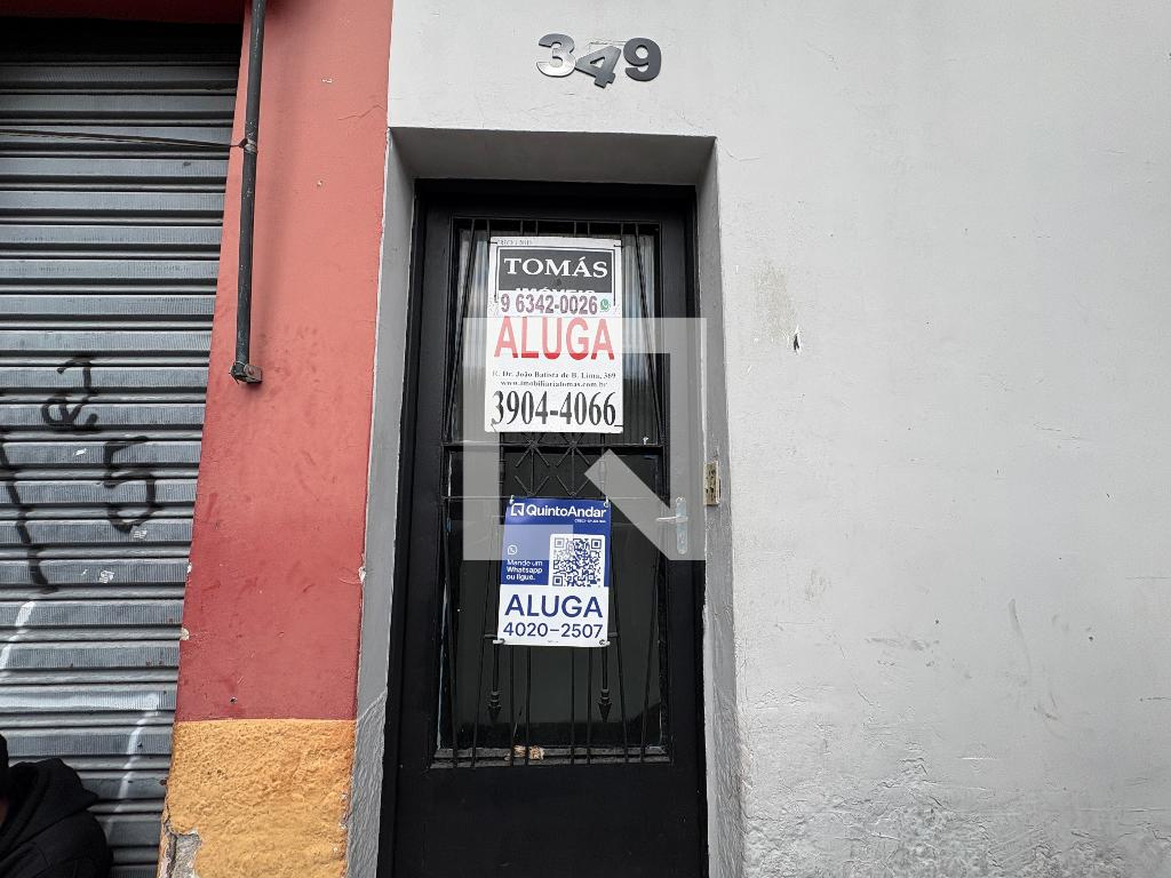 Fachada Condomínio em Rua Salvador Sala, 349