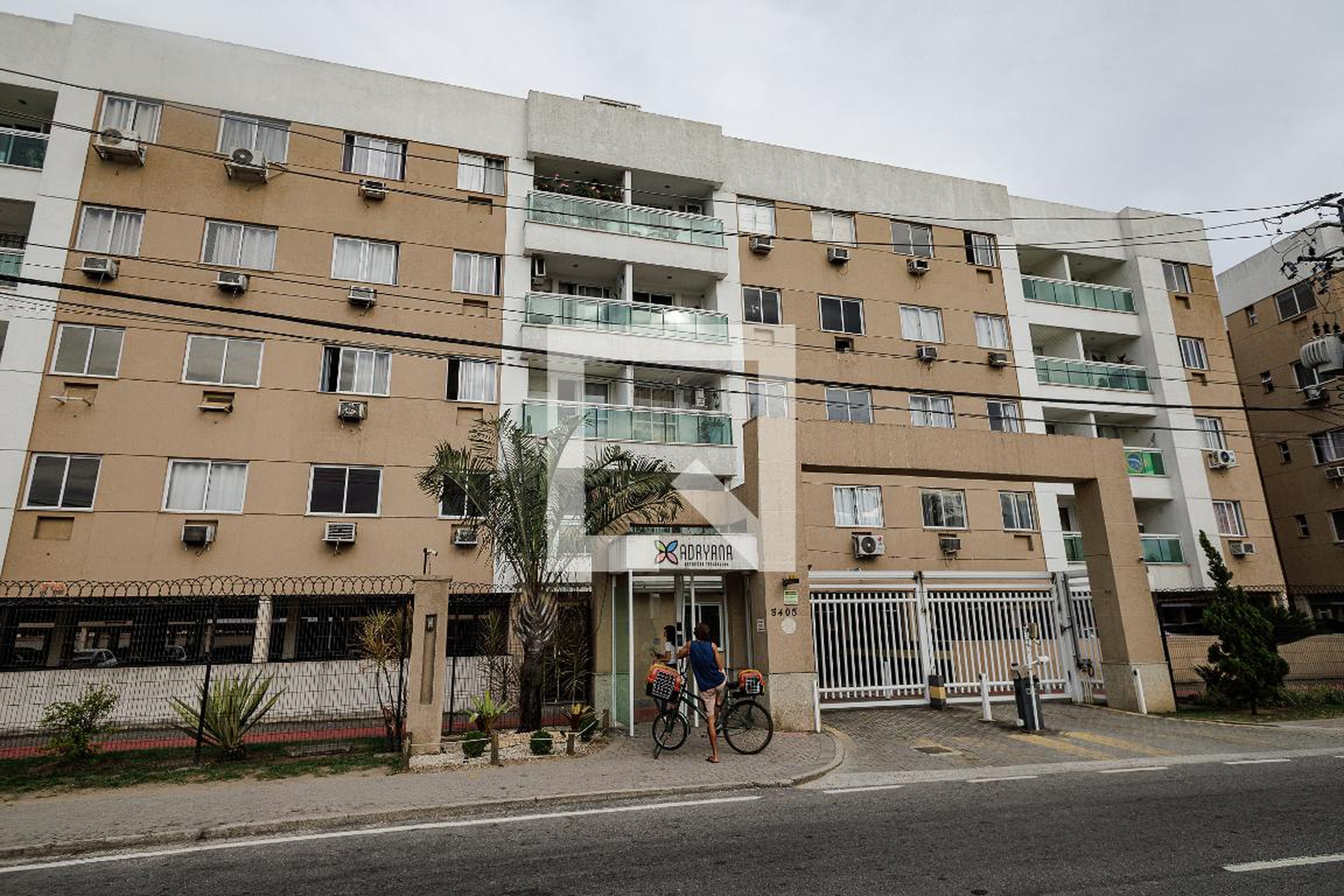 Fachada Condomínio Adriana Residence