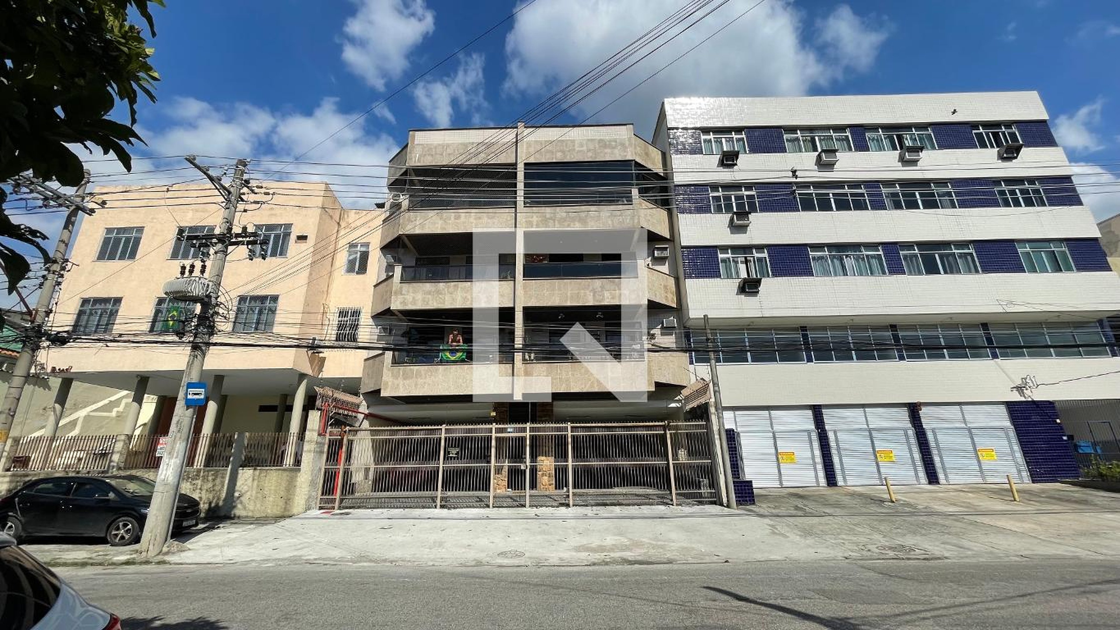 Fachada Condomínio em Rua Capitão Barbosa, 509