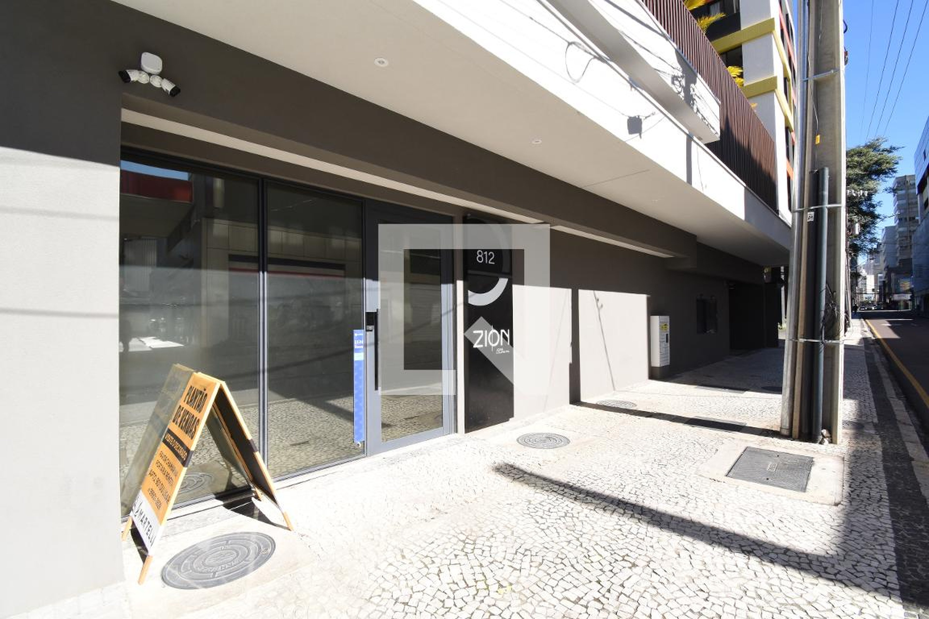 Fachada Condomínio em Rua José Loureiro, 812