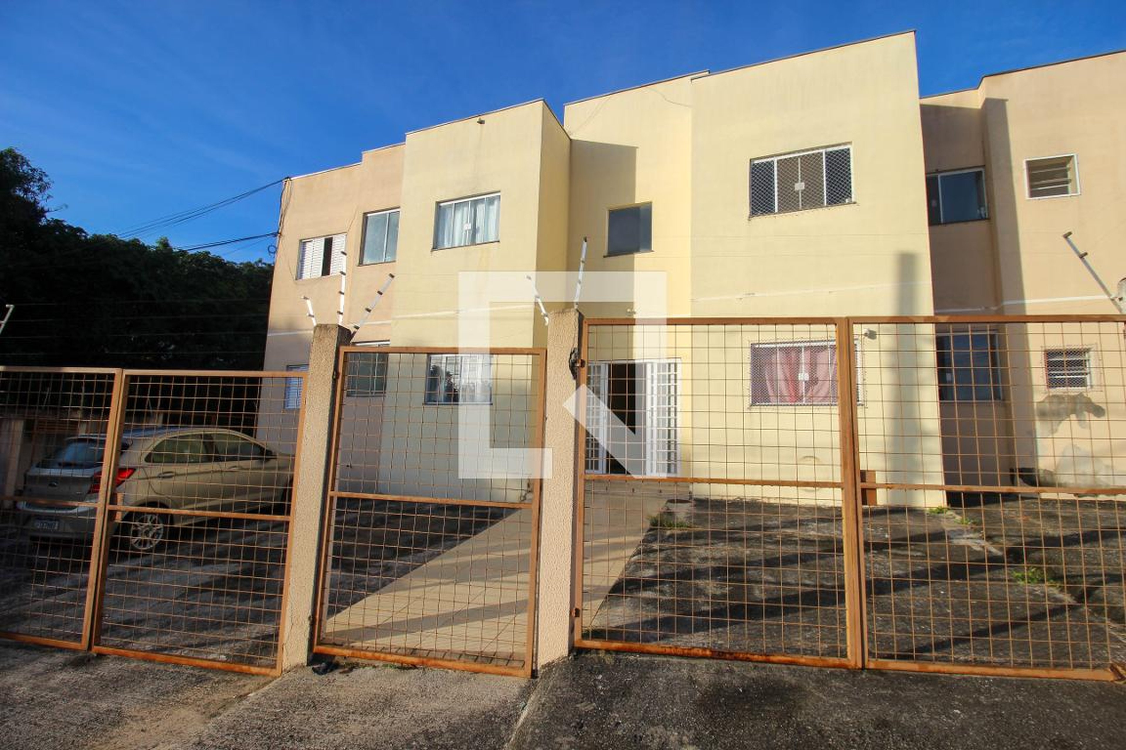 Fachada Condomínio em Rua Pablo Gomes Matielli, 480
