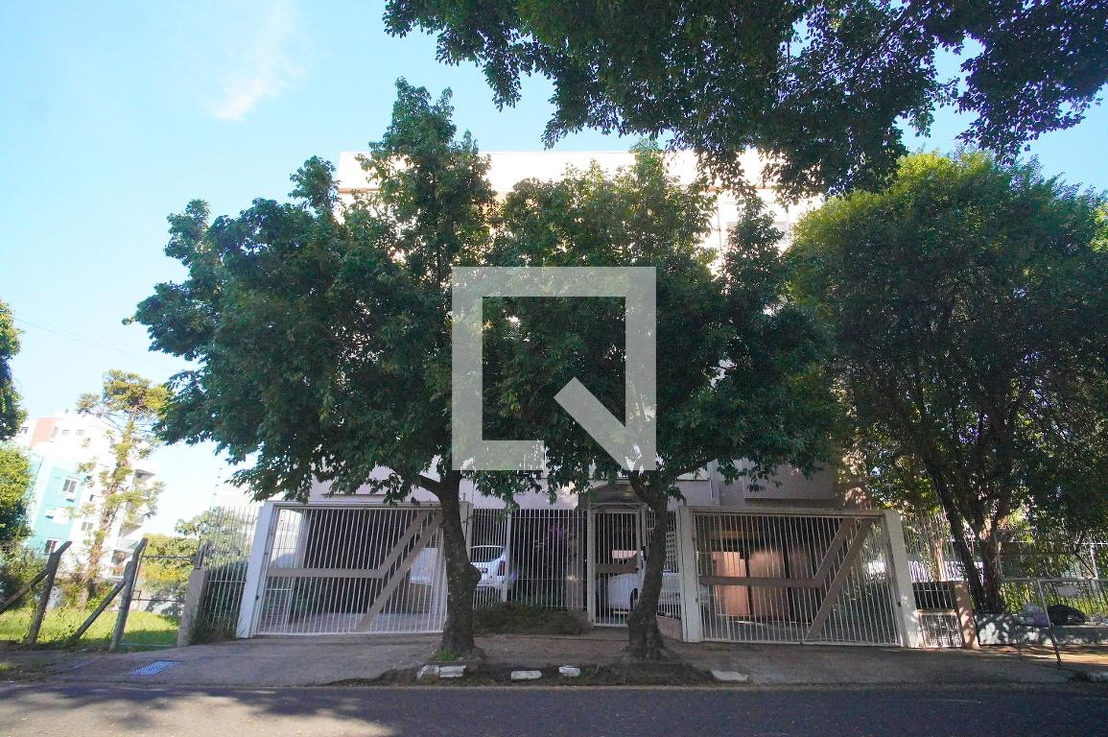 Fachada Condomínio em Rua Tapes, 661