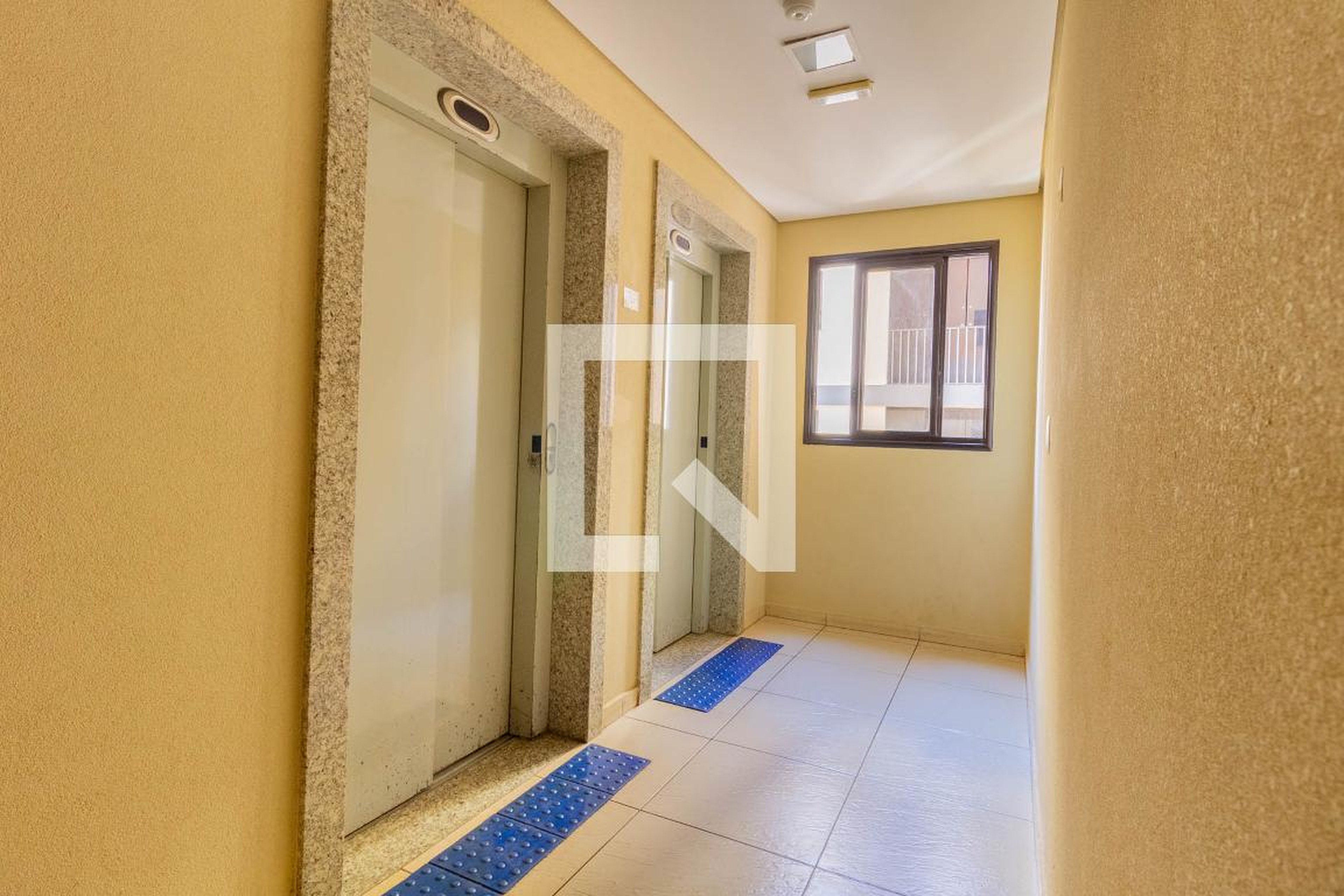 Hall - null