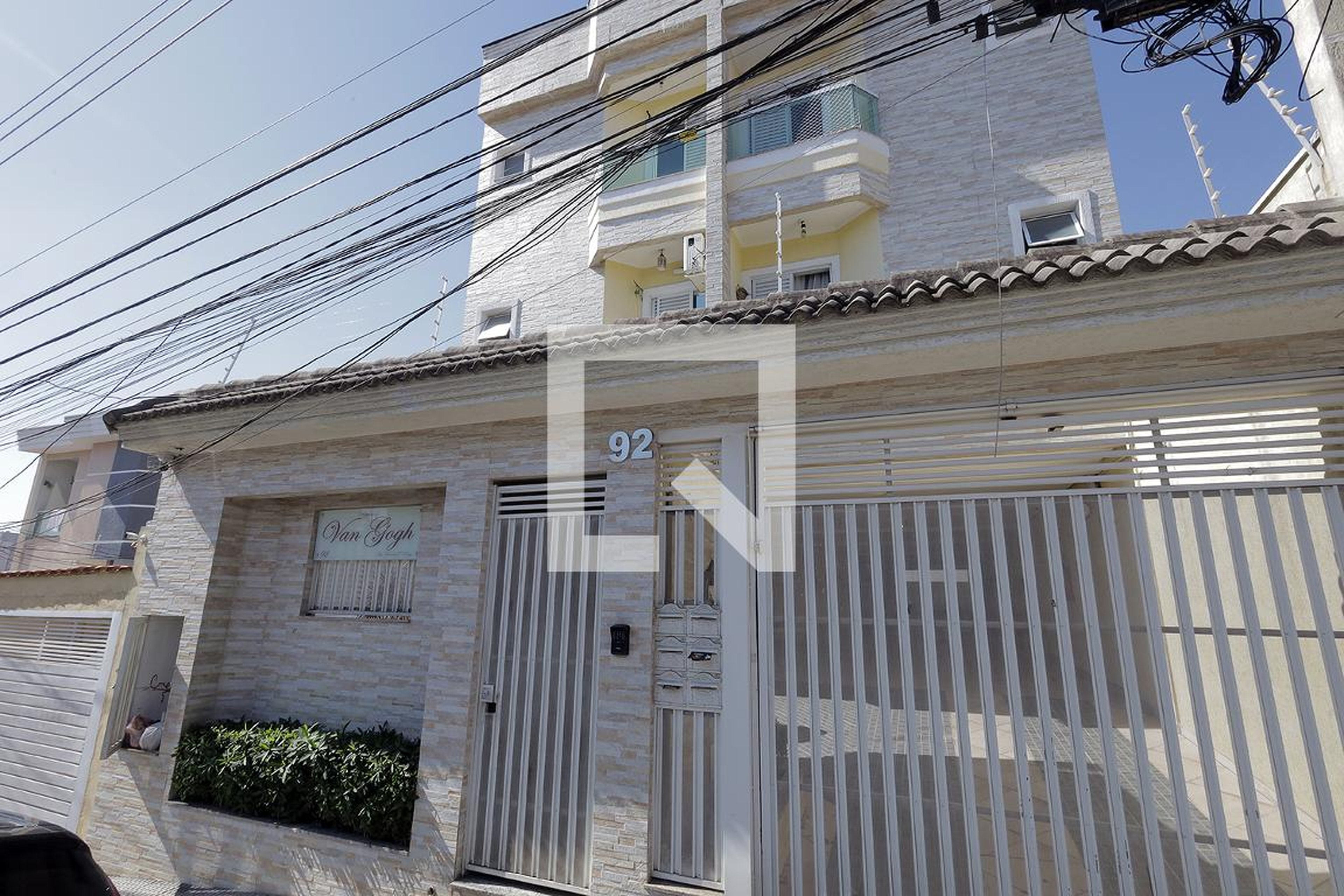 Fachada Condomínio em Rua Milão, 92