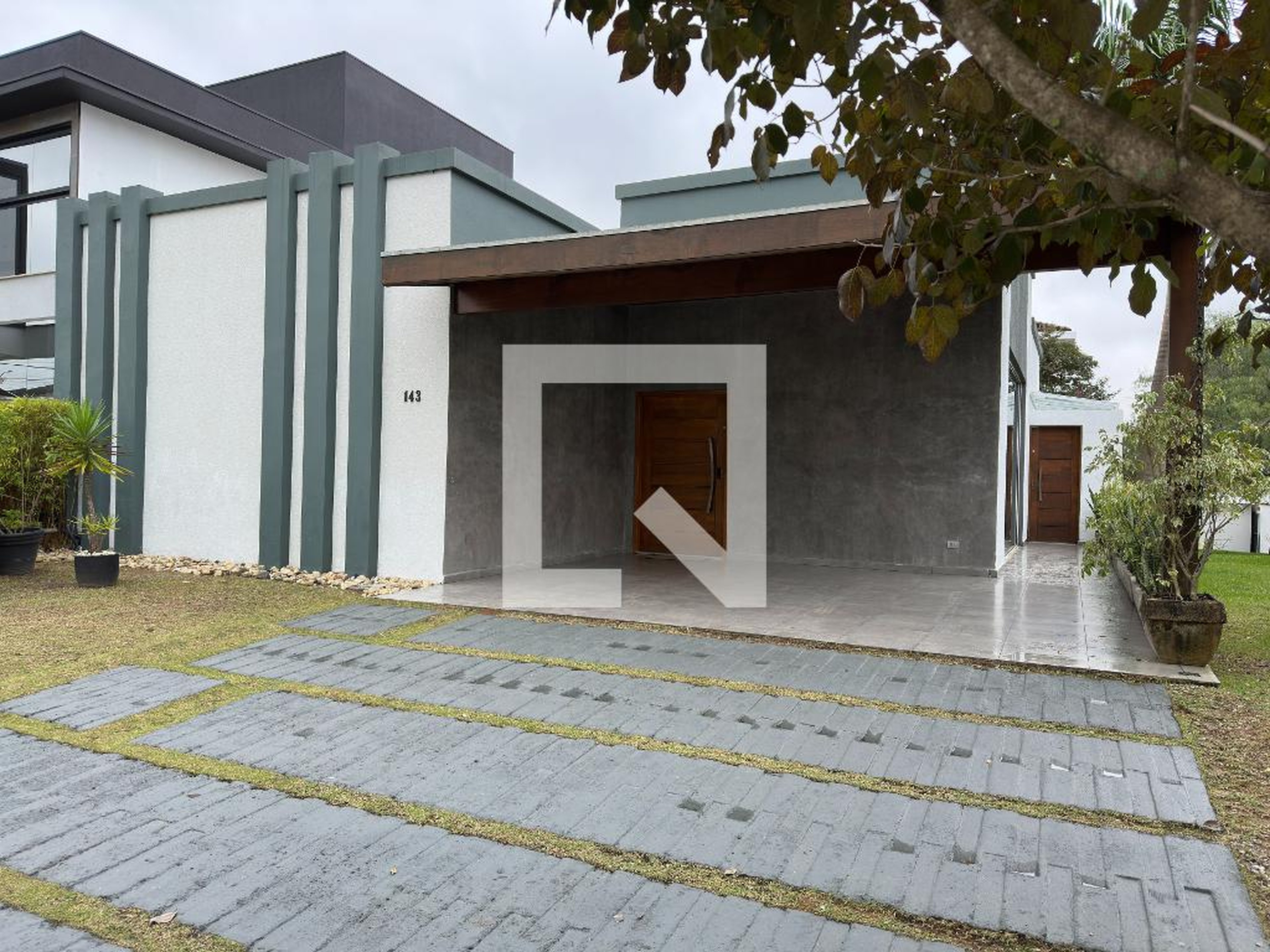 Fachada Condomínio em Rua Adolfo Celi, 143