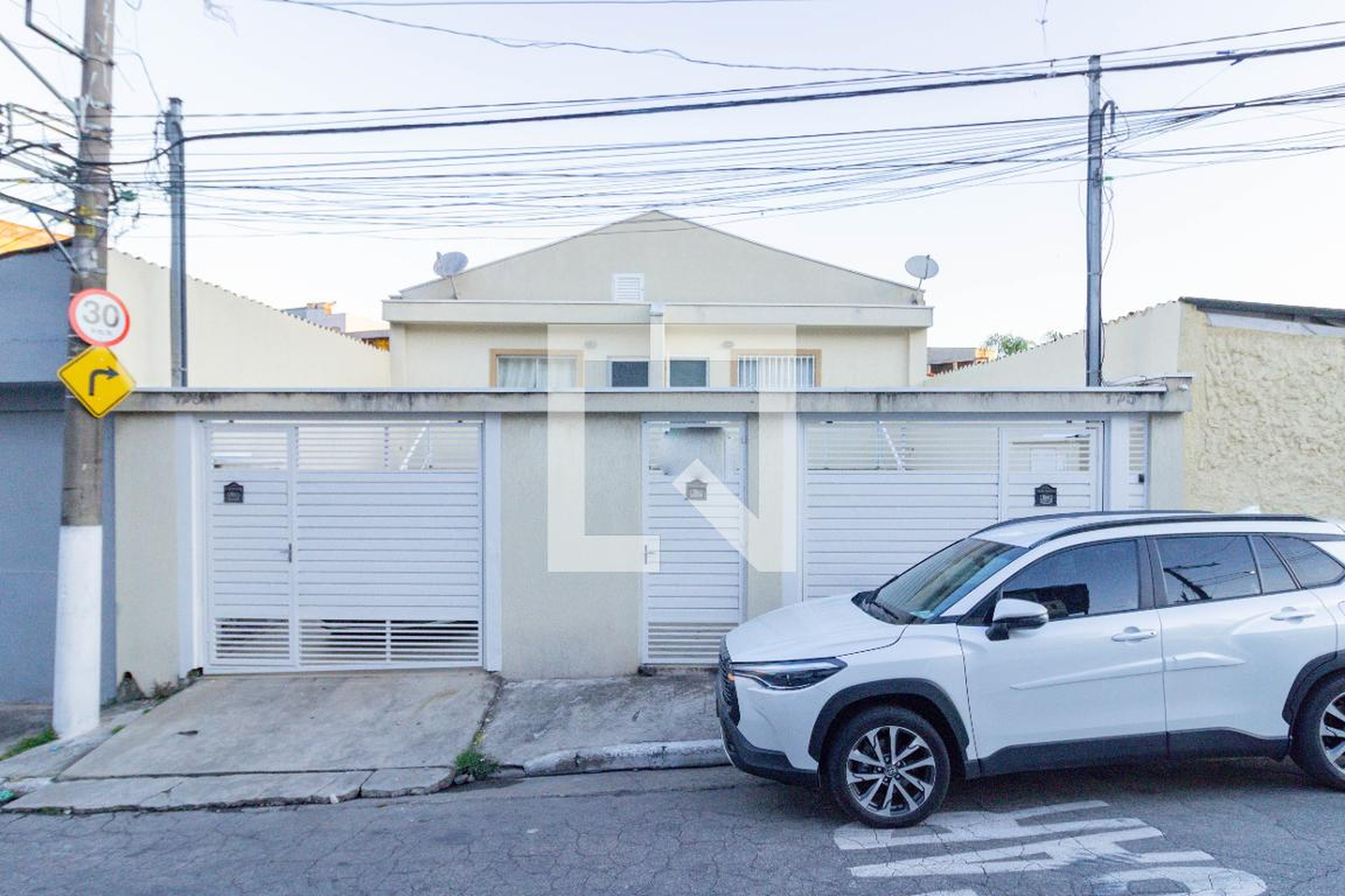 Fachada Condomínio em Rua Rio Irói, 123