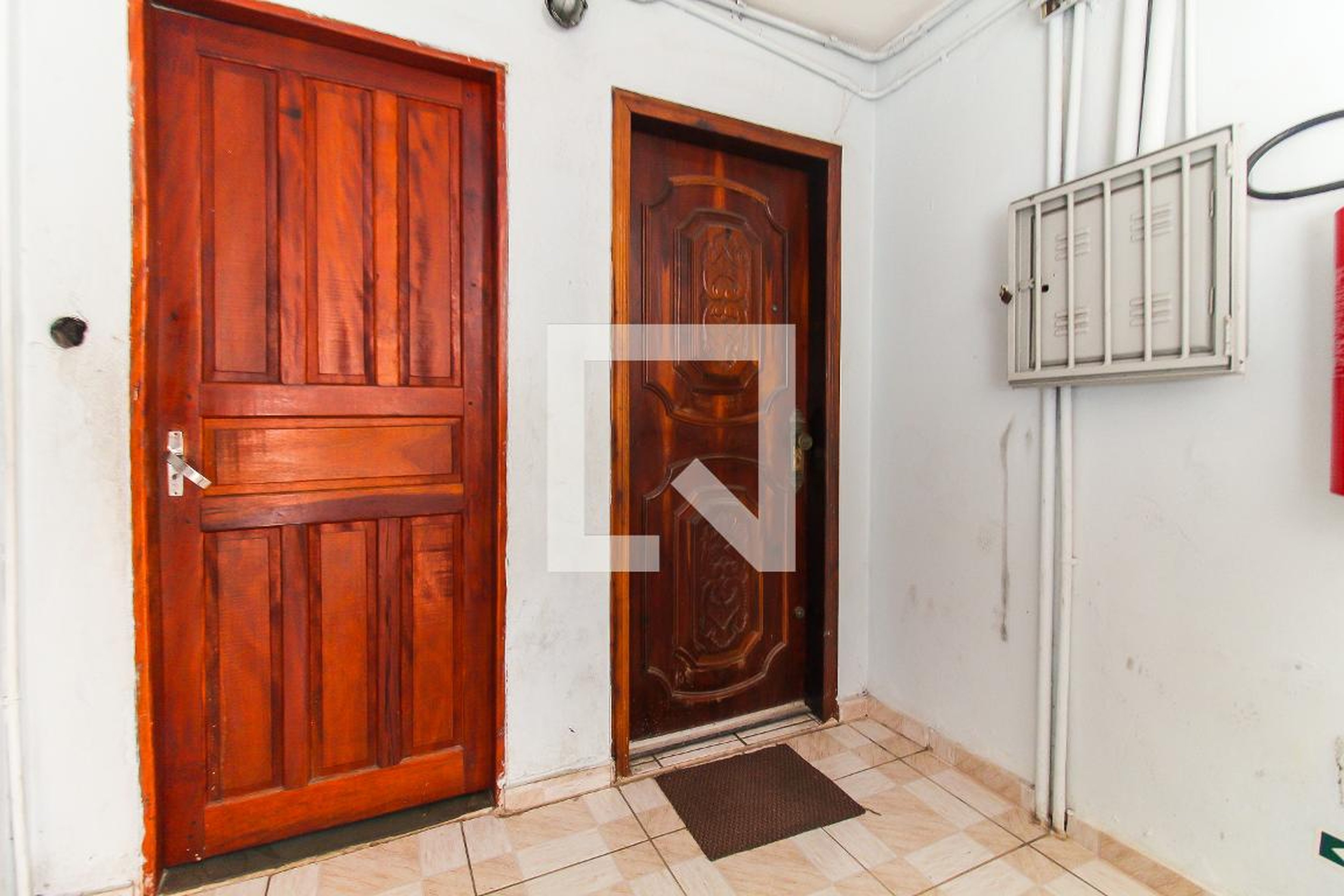 Hall - null
