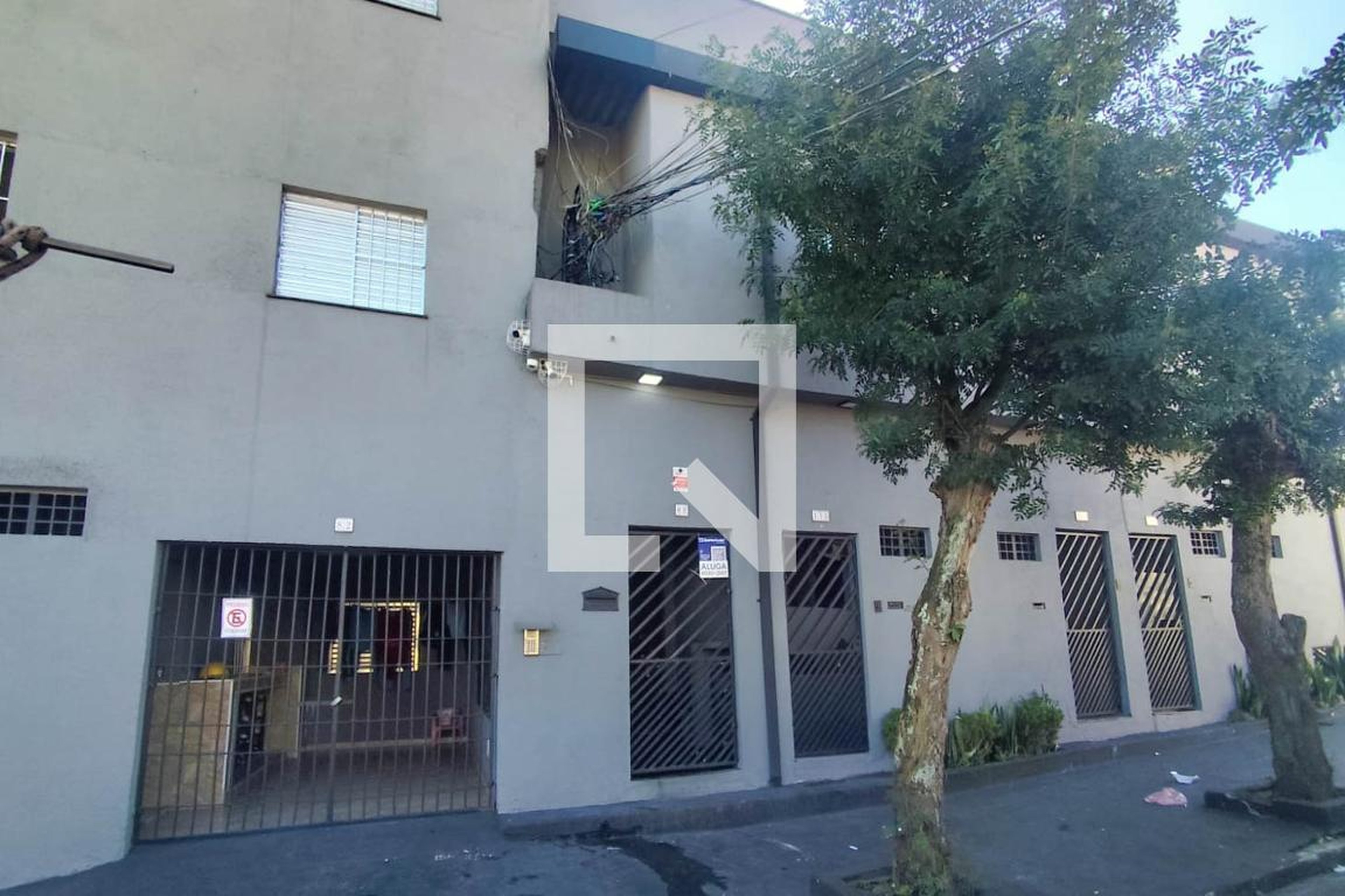 Fachada Condomínio em Rua Maria Benedita Rodrigues, 80