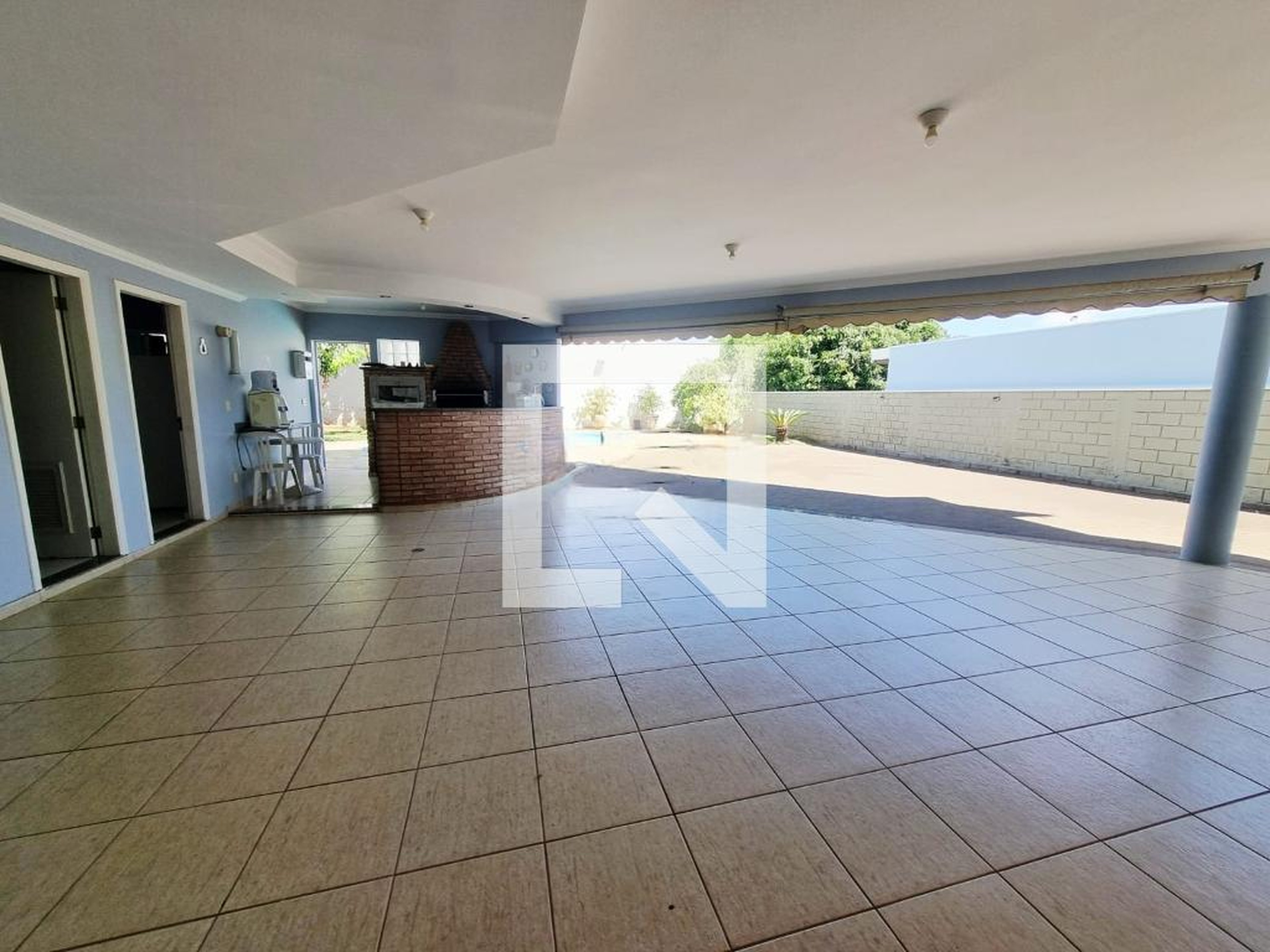 Hall de Entrada Condomínio em Avenida Luís Basseto, 508