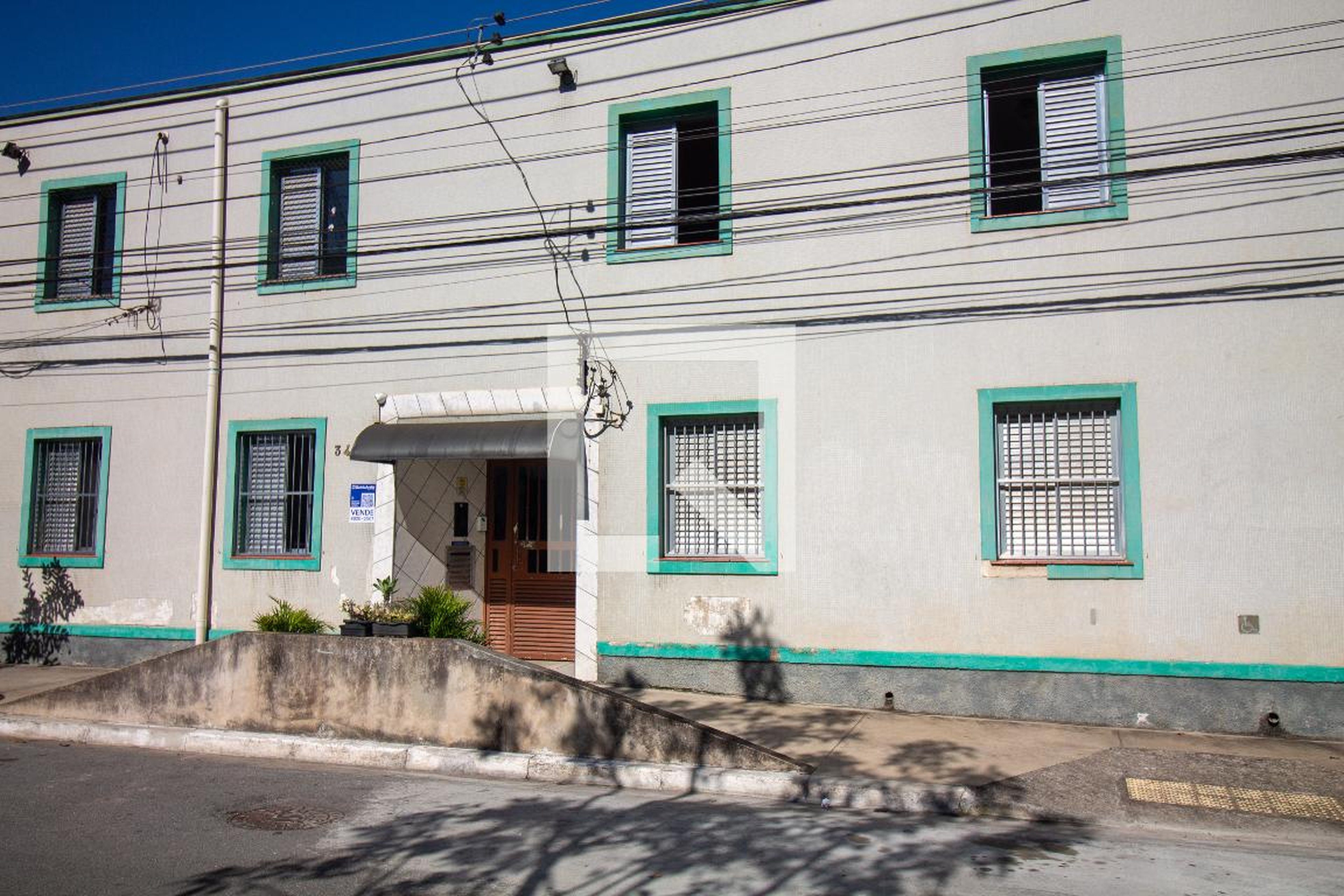 Fachada do Prédio Condomínio em Rua Brasílio Luz, 345