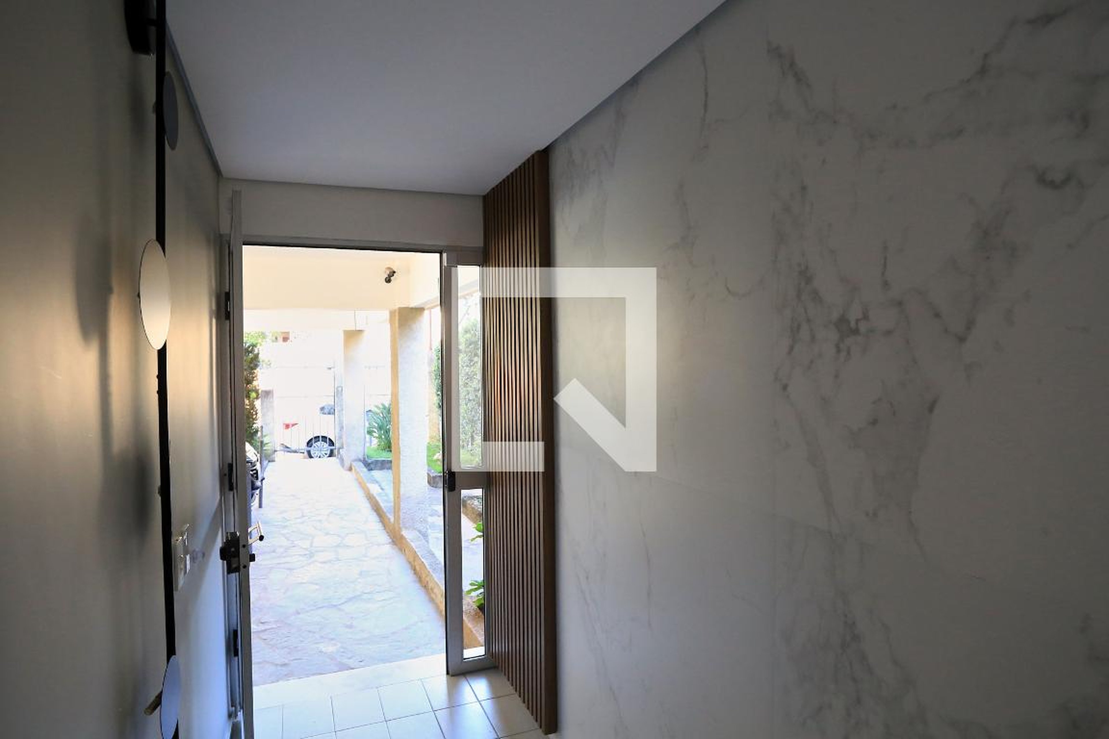 Hall - null