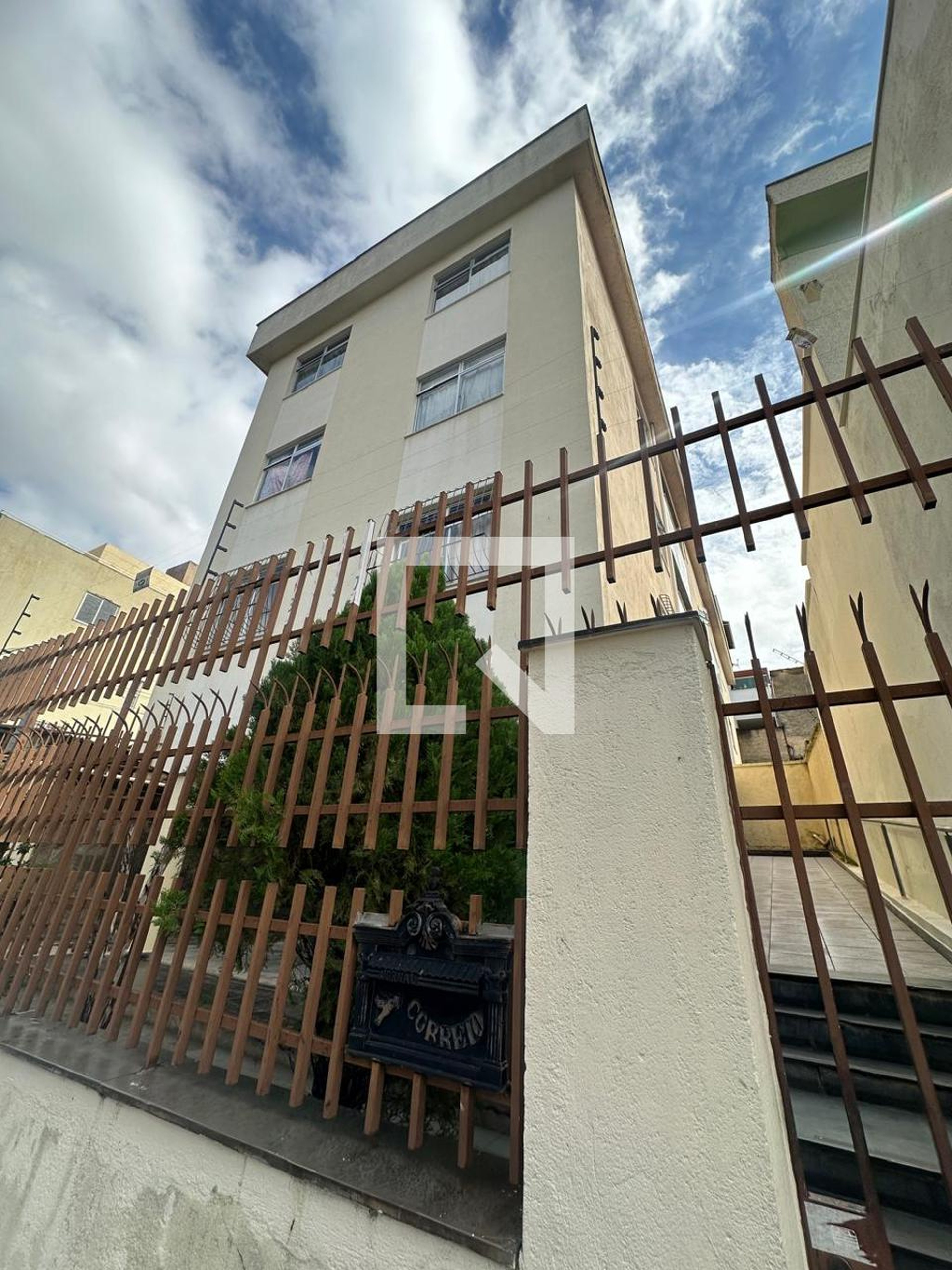 Fachada Condomínio em Rua Princesa Leopoldina, 612