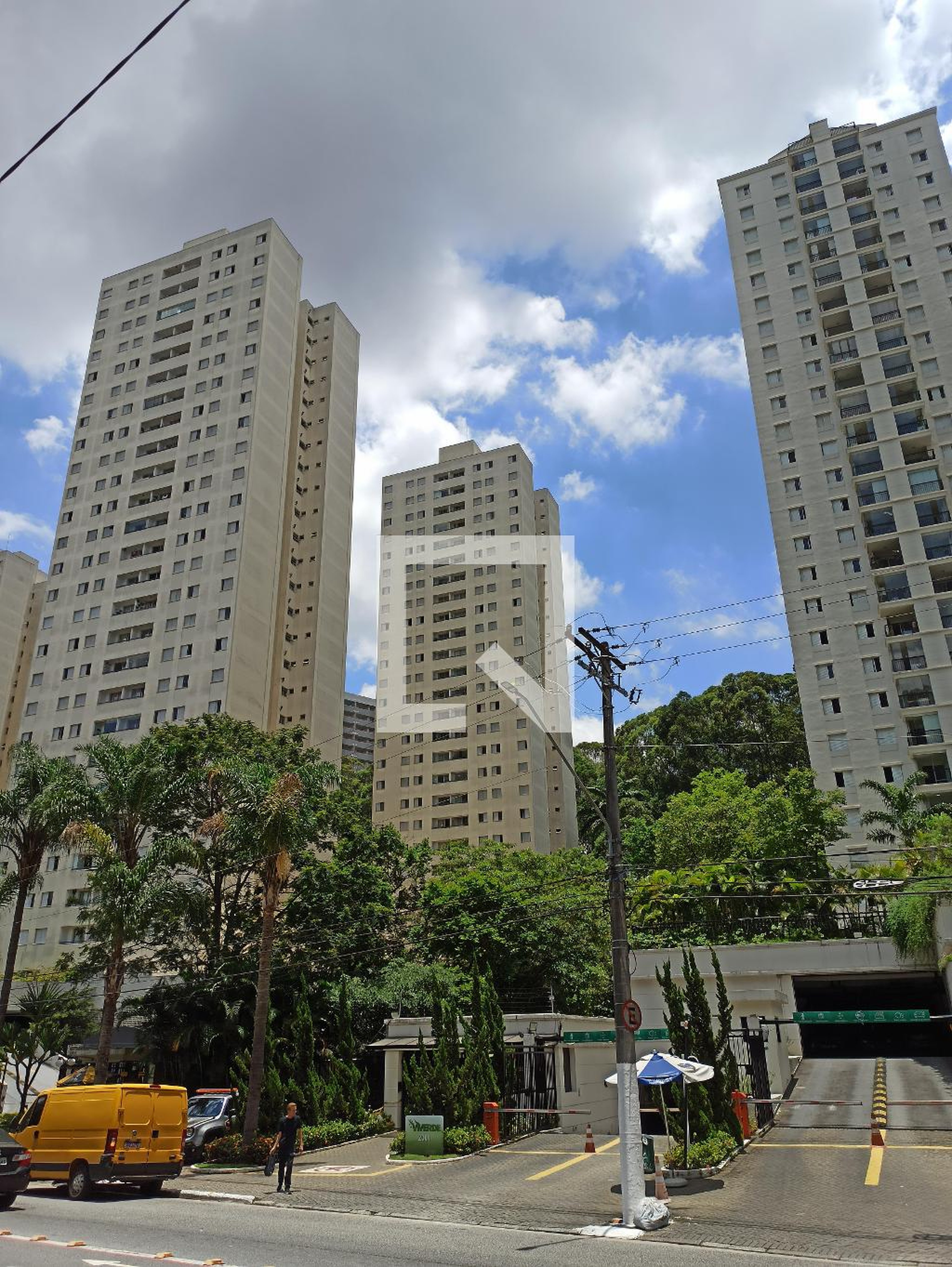 Fachada do Prédio Condomínio Alviverde