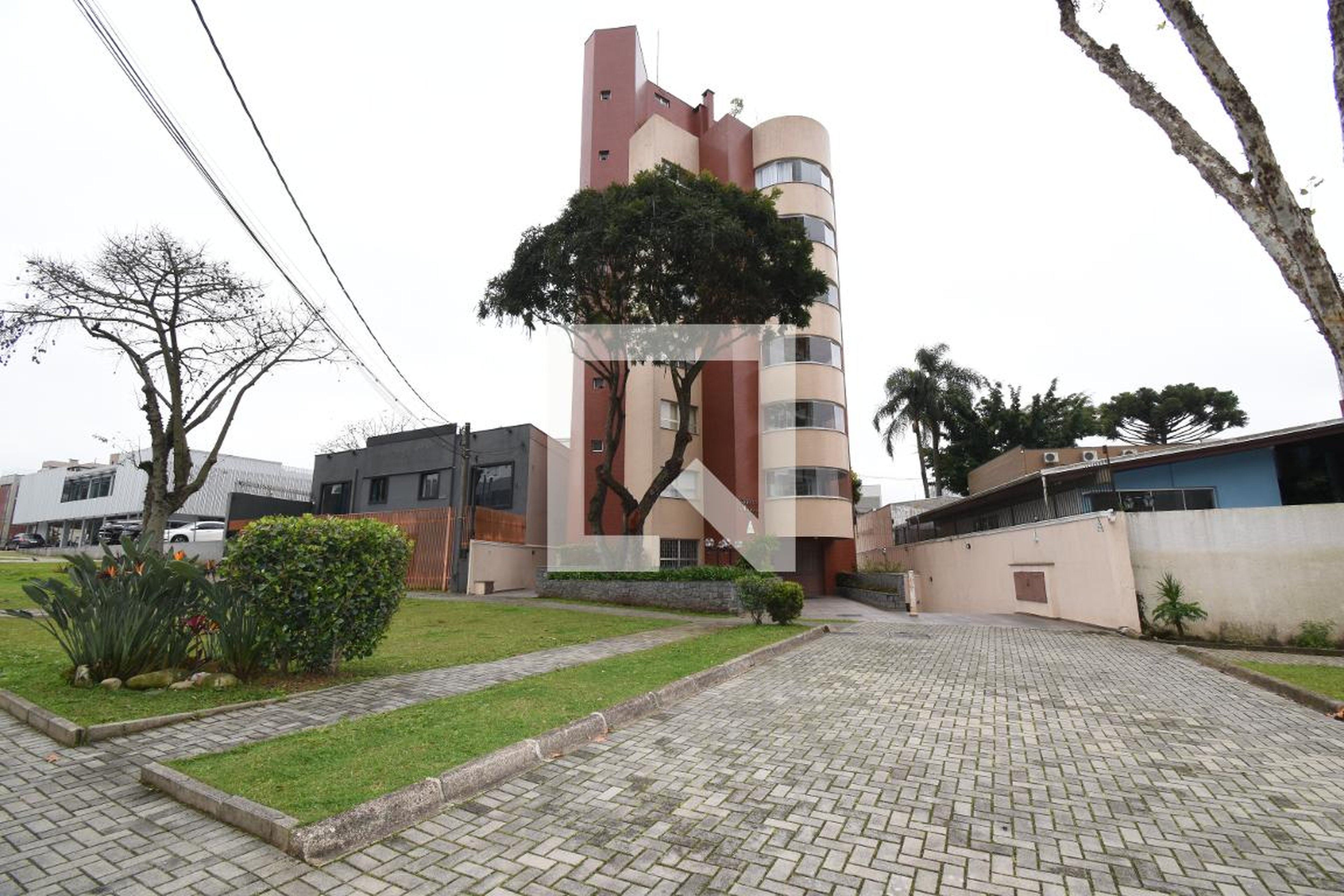 Fachada Condomínio em Avenida Visconde de Guarapuava, 5520