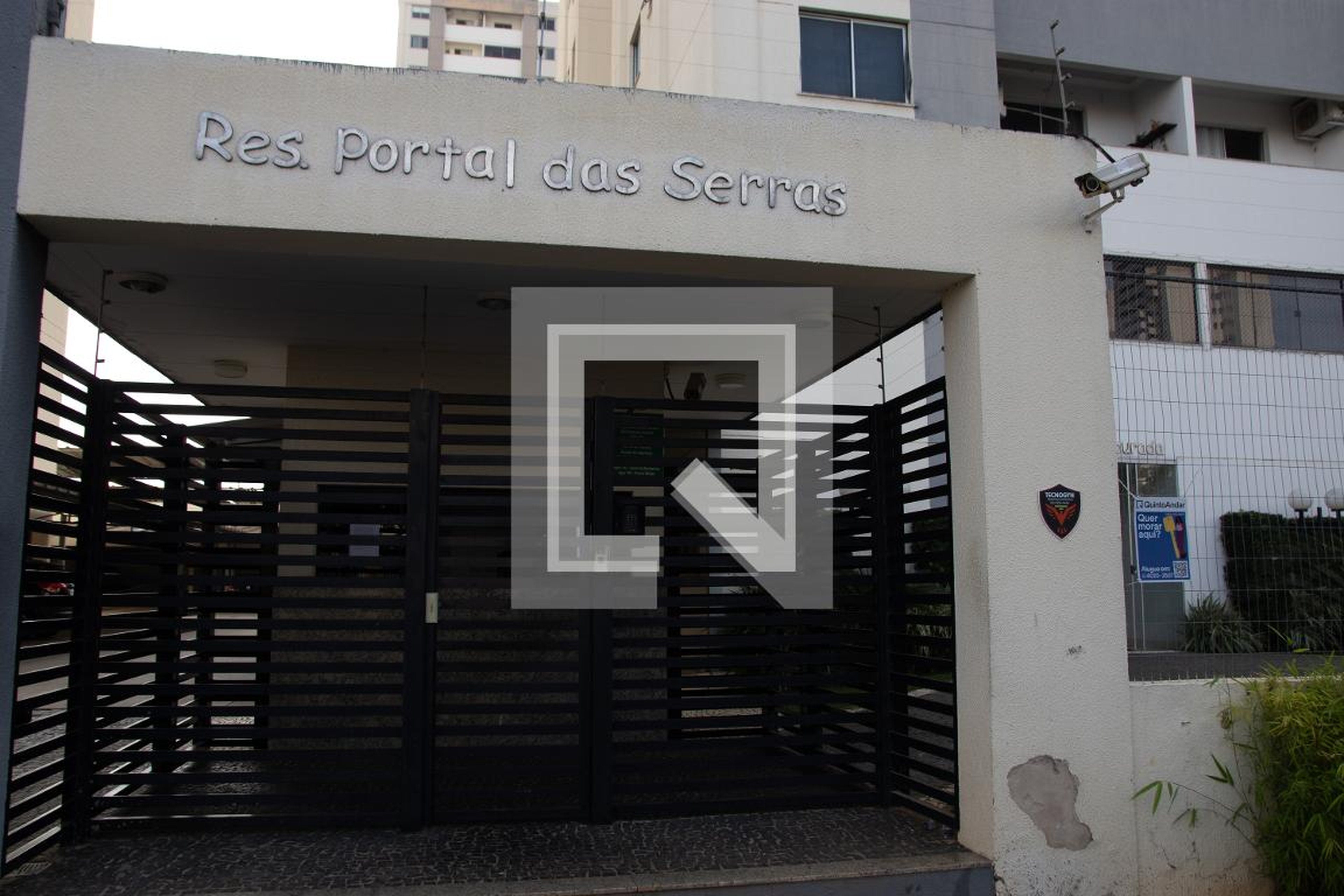 Fachada Condomínio Portal das Serras