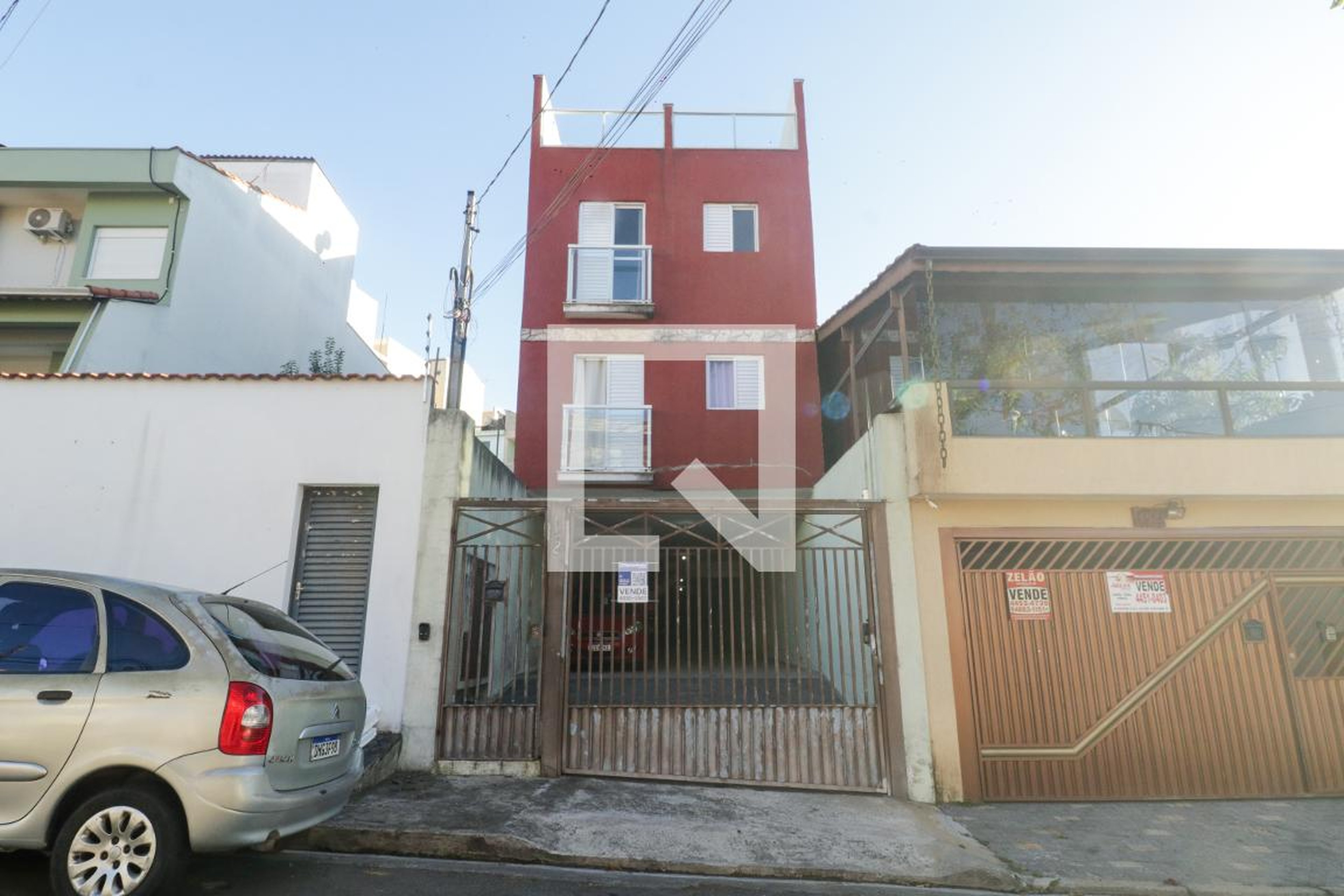 Fachada Condomínio em Rua Orange, 148