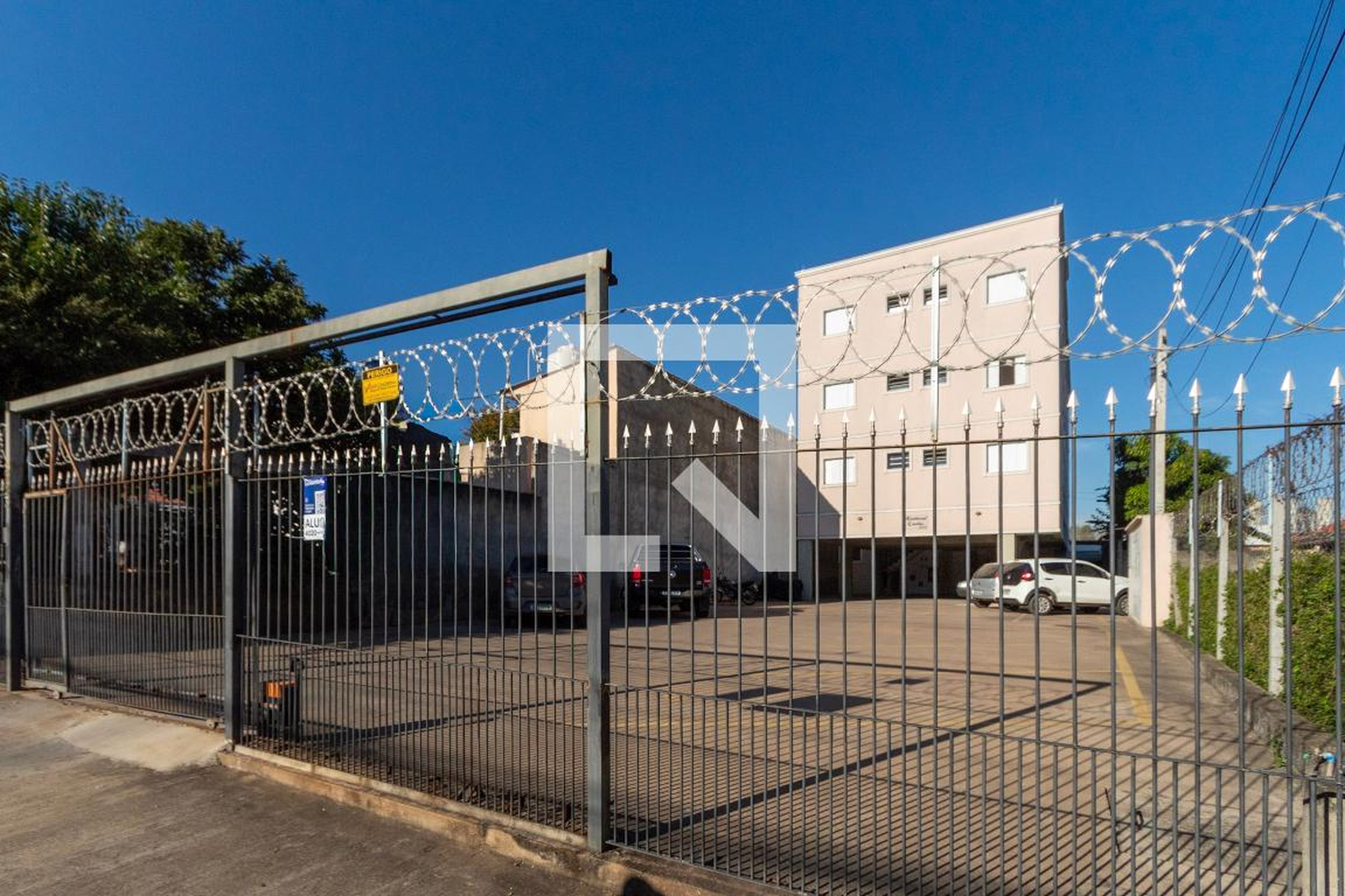 Fachada Condomínio em Rua Bonifácio de Oliveira Cassú, 523