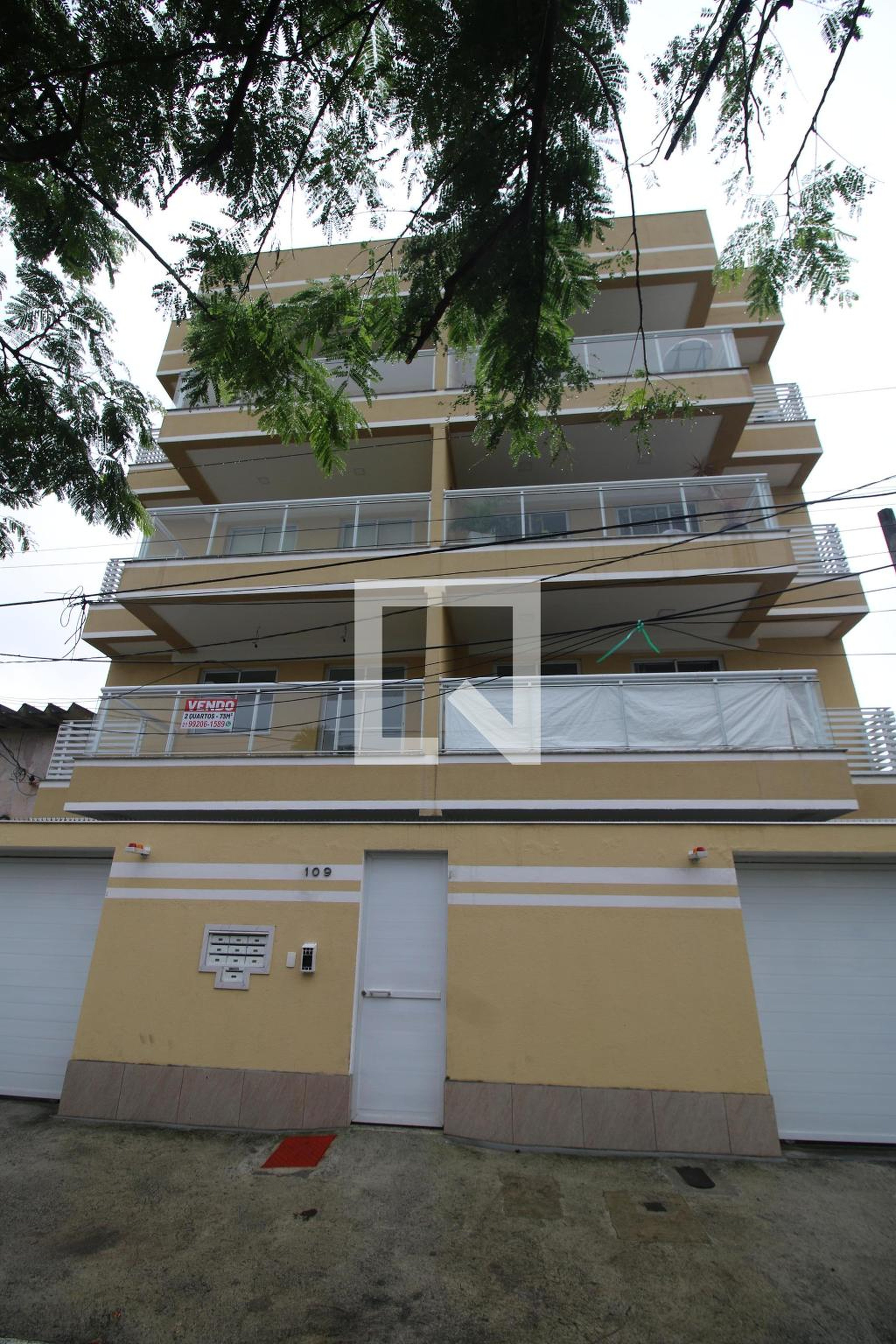 Fachada do Prédio Condomínio em Rua Aiera, 109