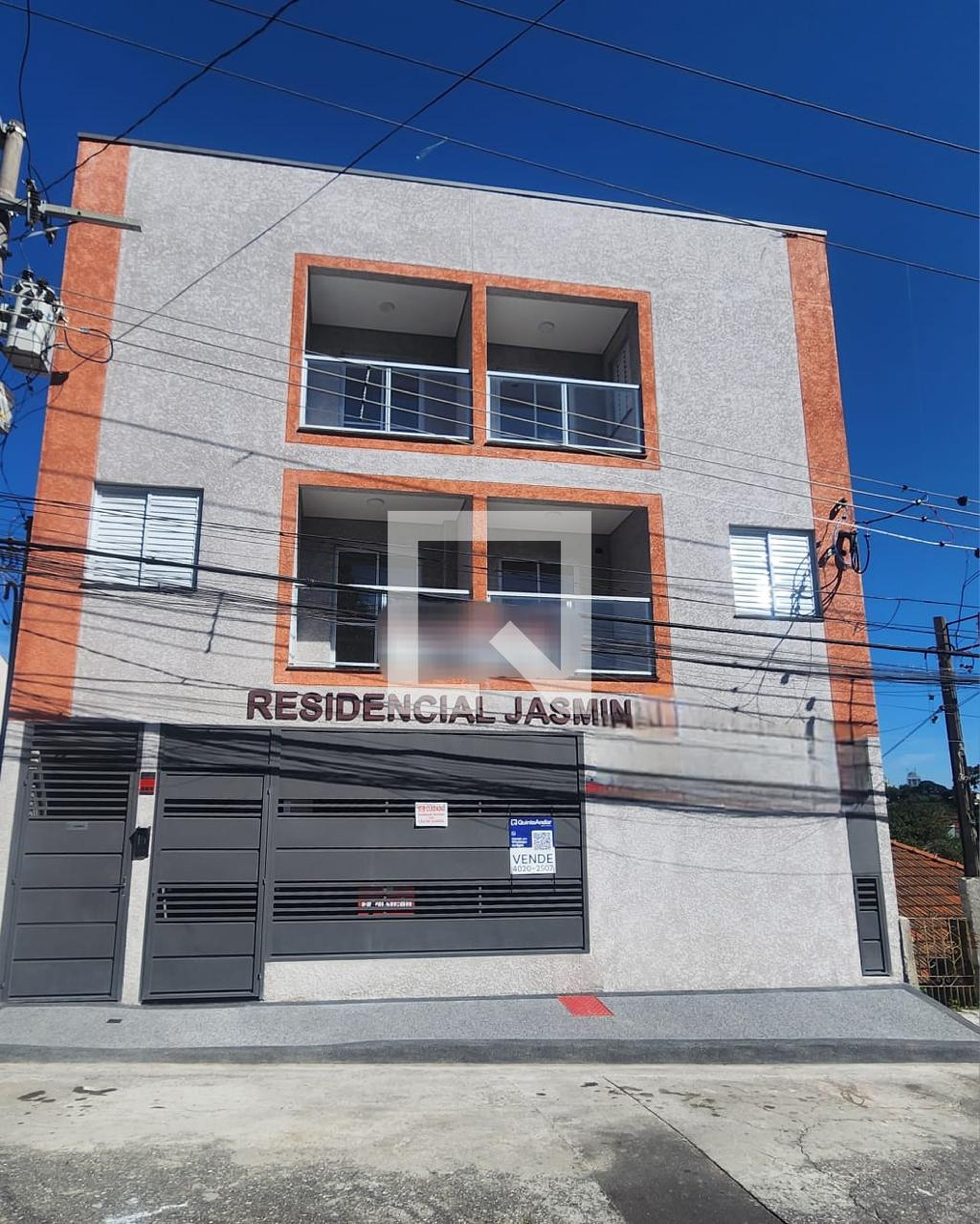 Fachada Condomínio em Rua Alves Cardoso, 164