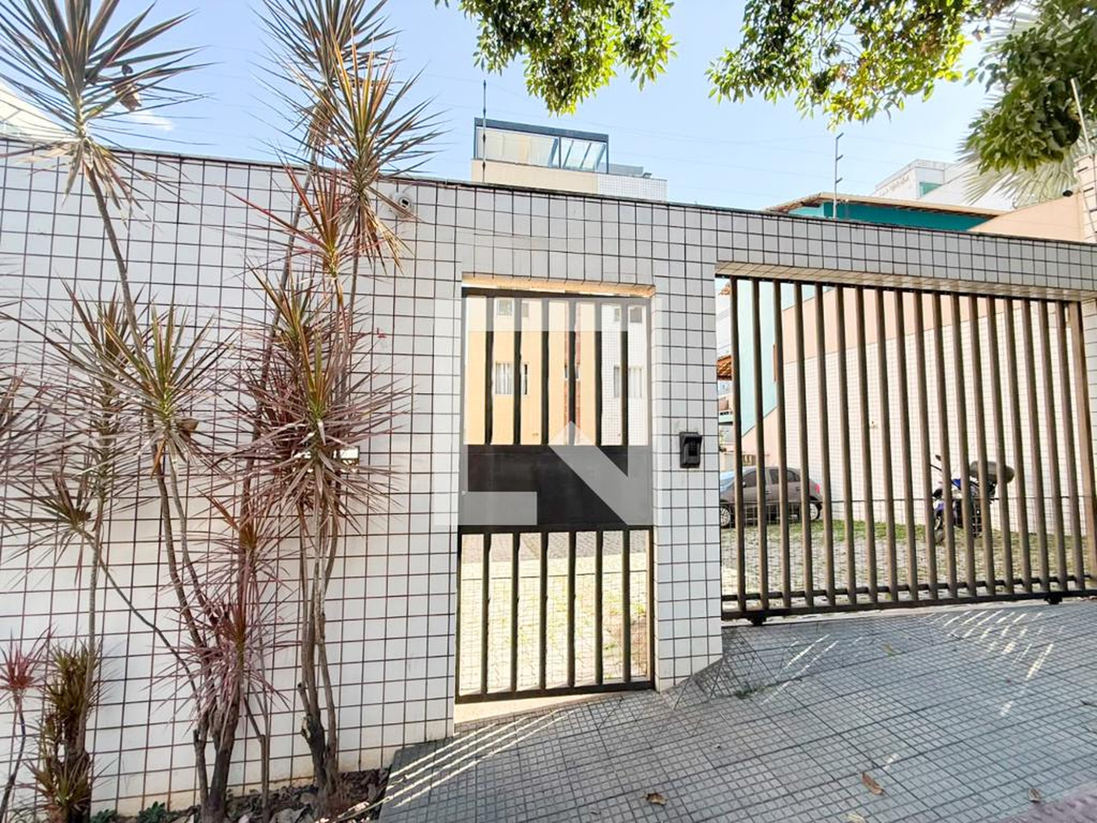 Fachada Condomínio em Alameda das Patativas, 358