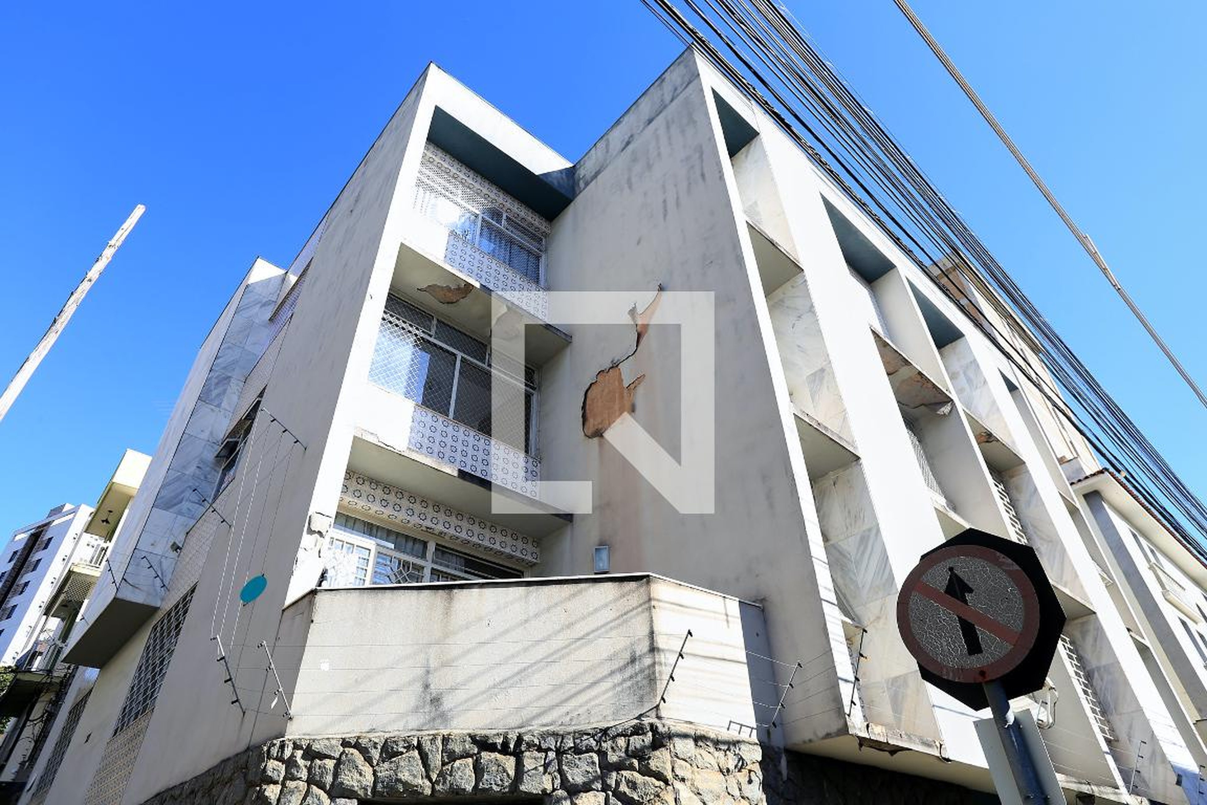 Fachada Condomínio em Rua Nelson Soares de Faria, 213