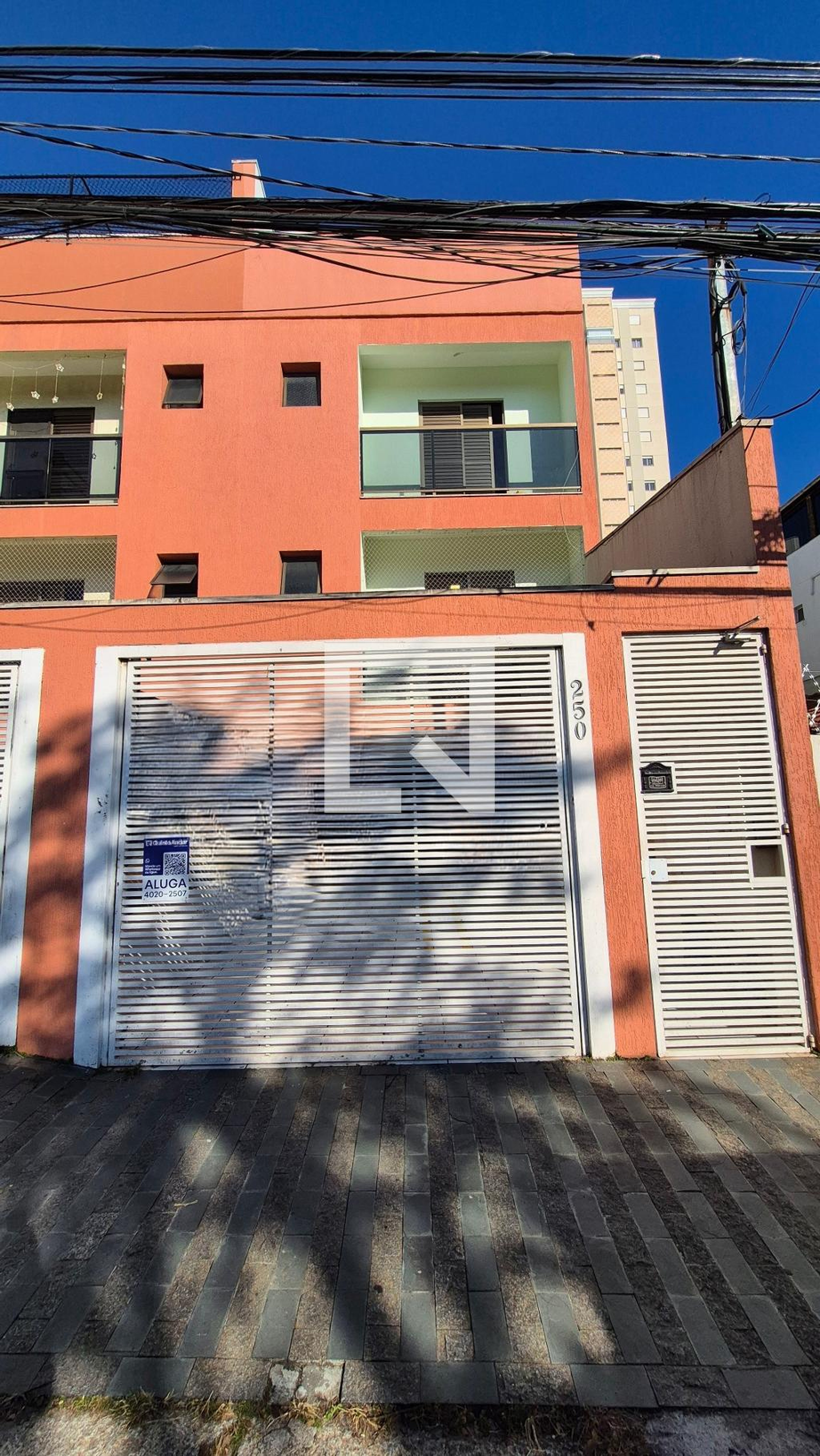 Fachada Condomínio em Rua Antônio Cardoso Franco, 250
