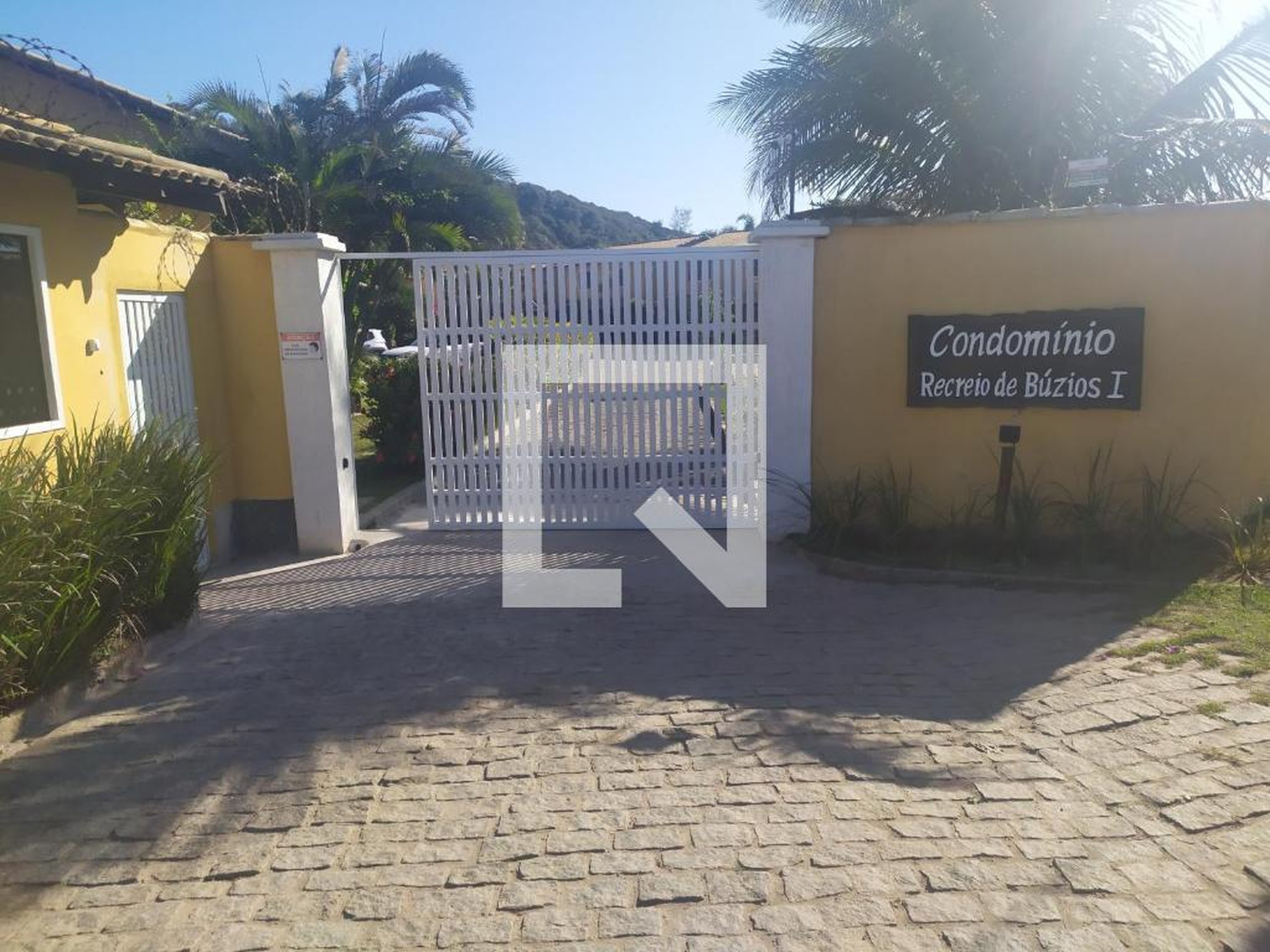 Fachada Condomínio em Rua 61, 2