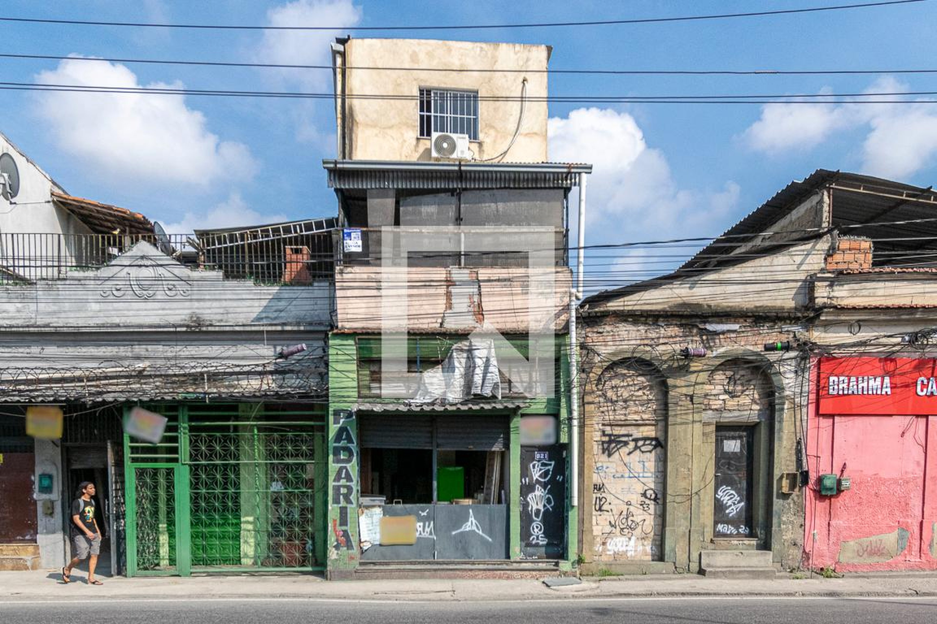 Fachada do Prédio Condomínio em Rua Uranos, 821