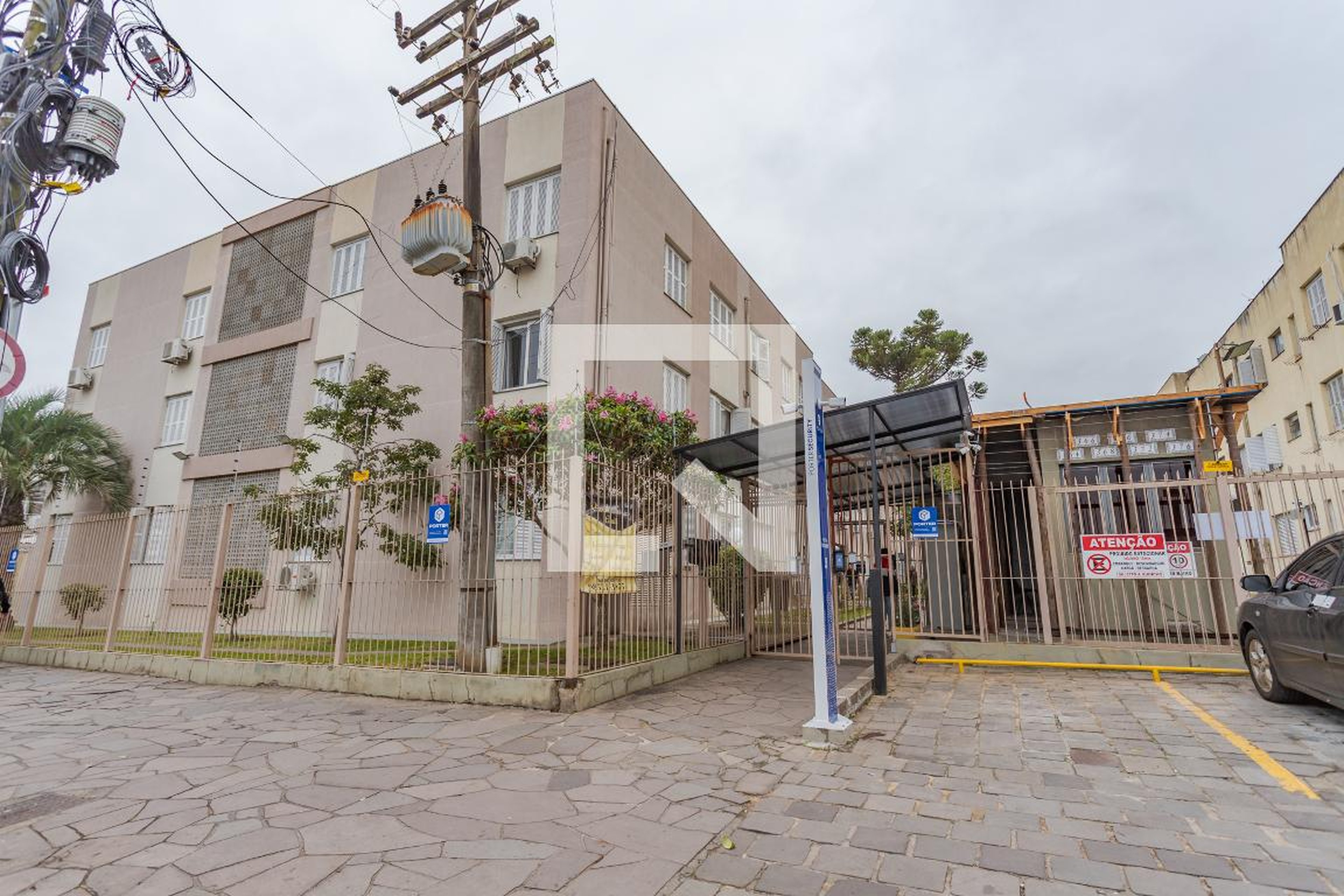 Fachada Condomínio em Avenida Francisco Trein, 342