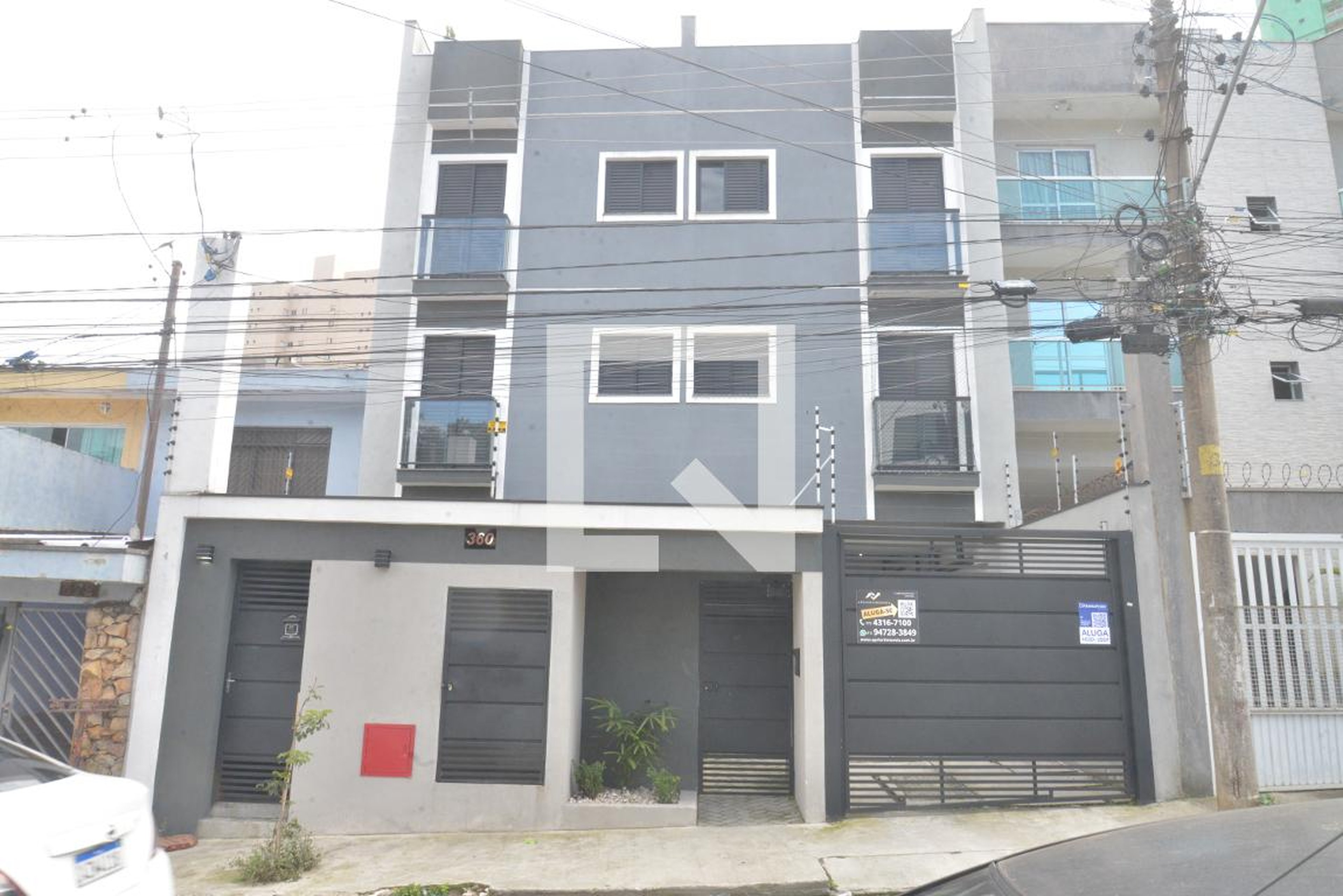 Fachada do Prédio Condomínio em Rua Grã-Bretanha, 360