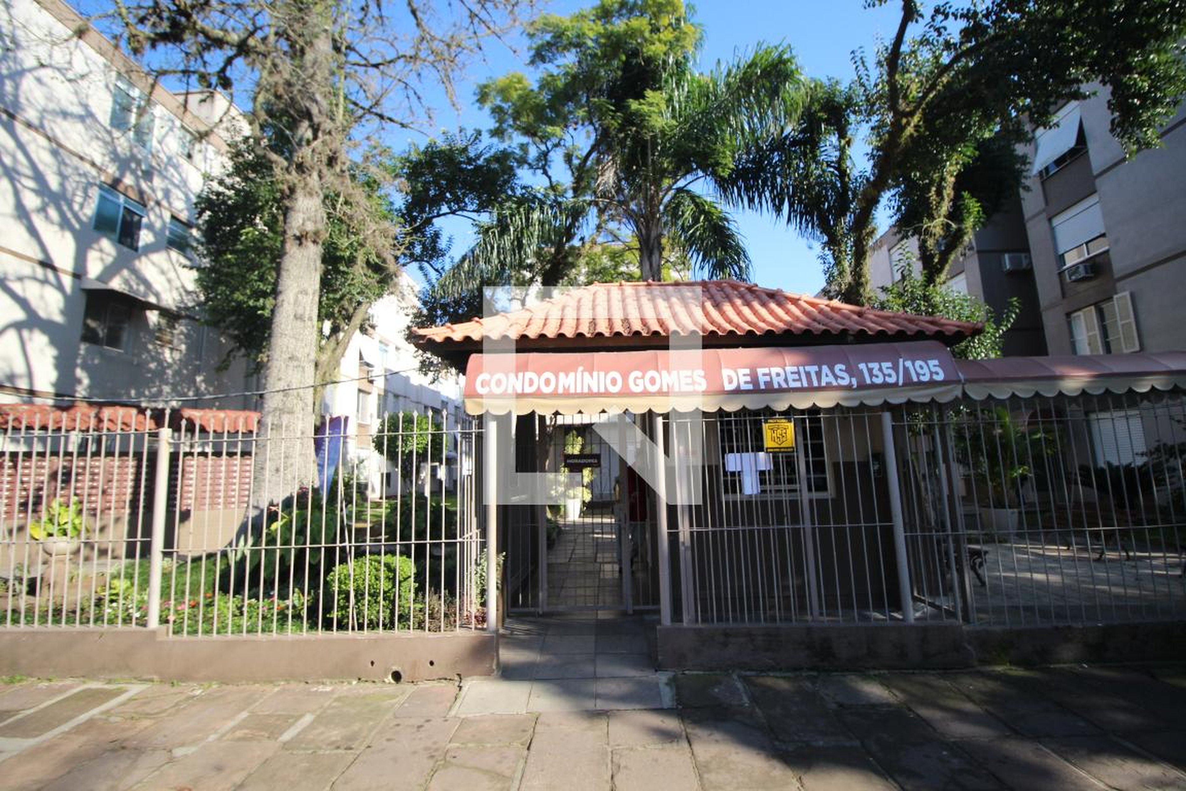 Fachada Condomínio em Rua Gomes de Freitas, 167