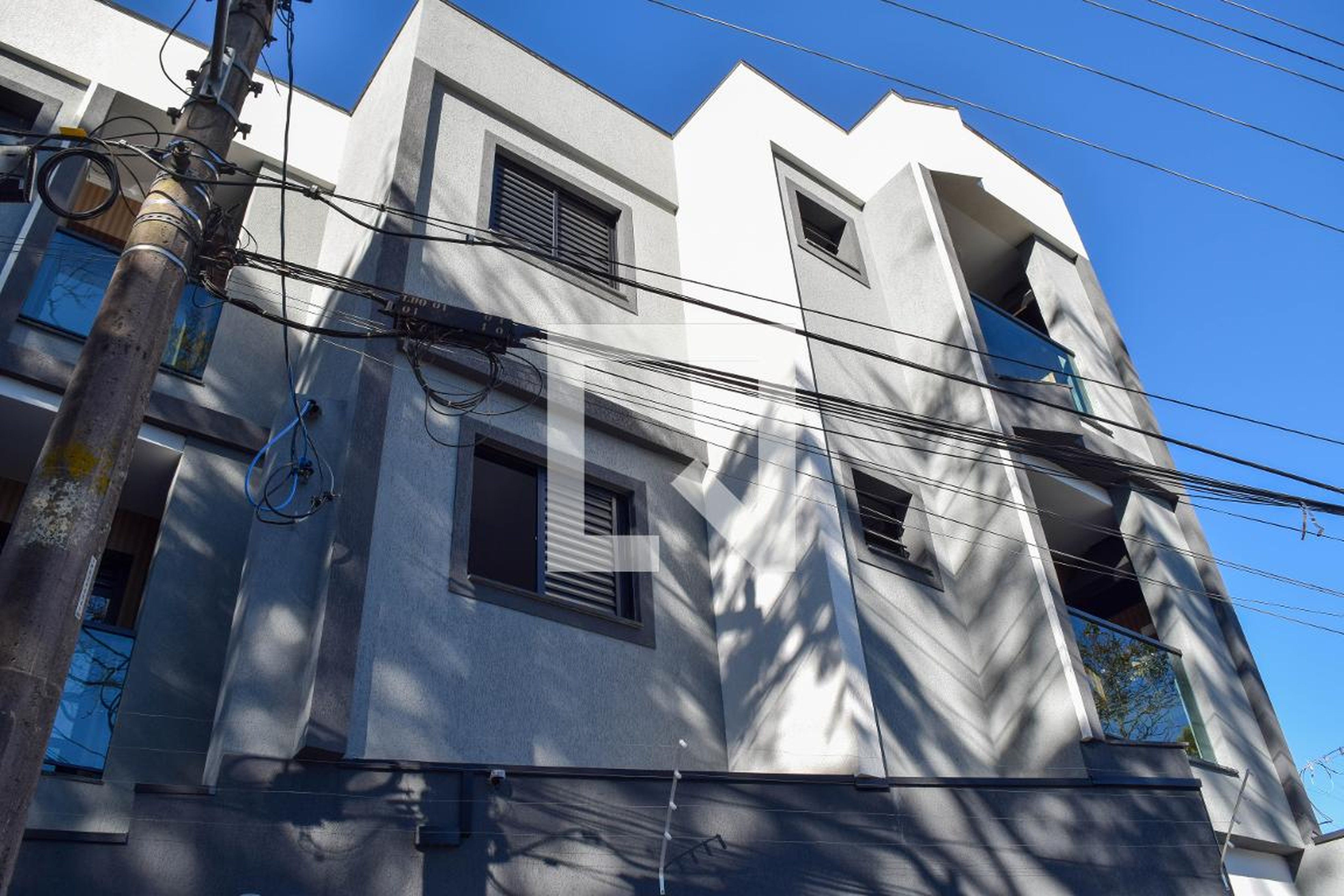 Fachada Condomínio em Rua Enani, 82