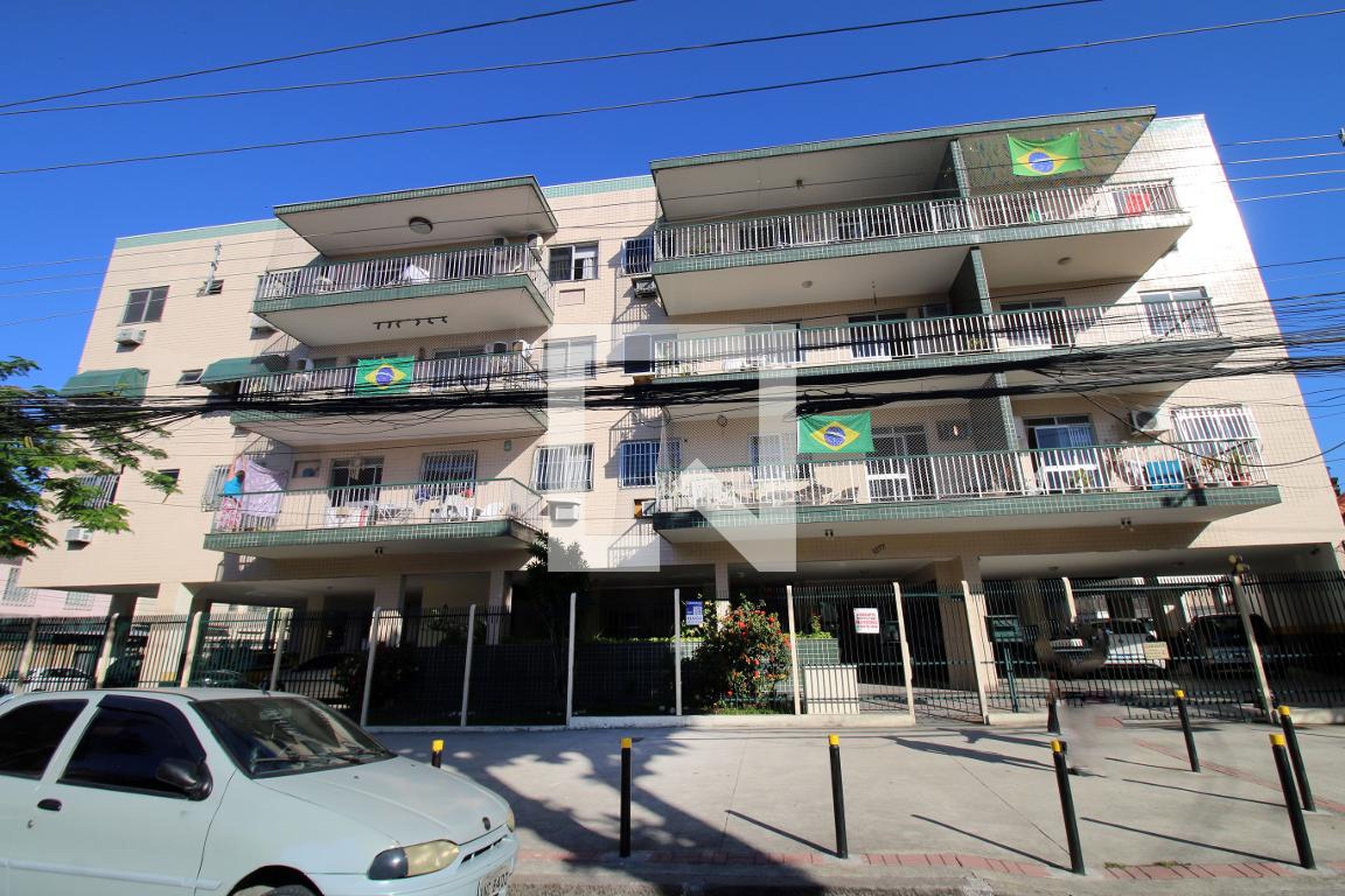 Fachada do Prédio Condomínio em Estrada do Engenho da Pedra, 1377