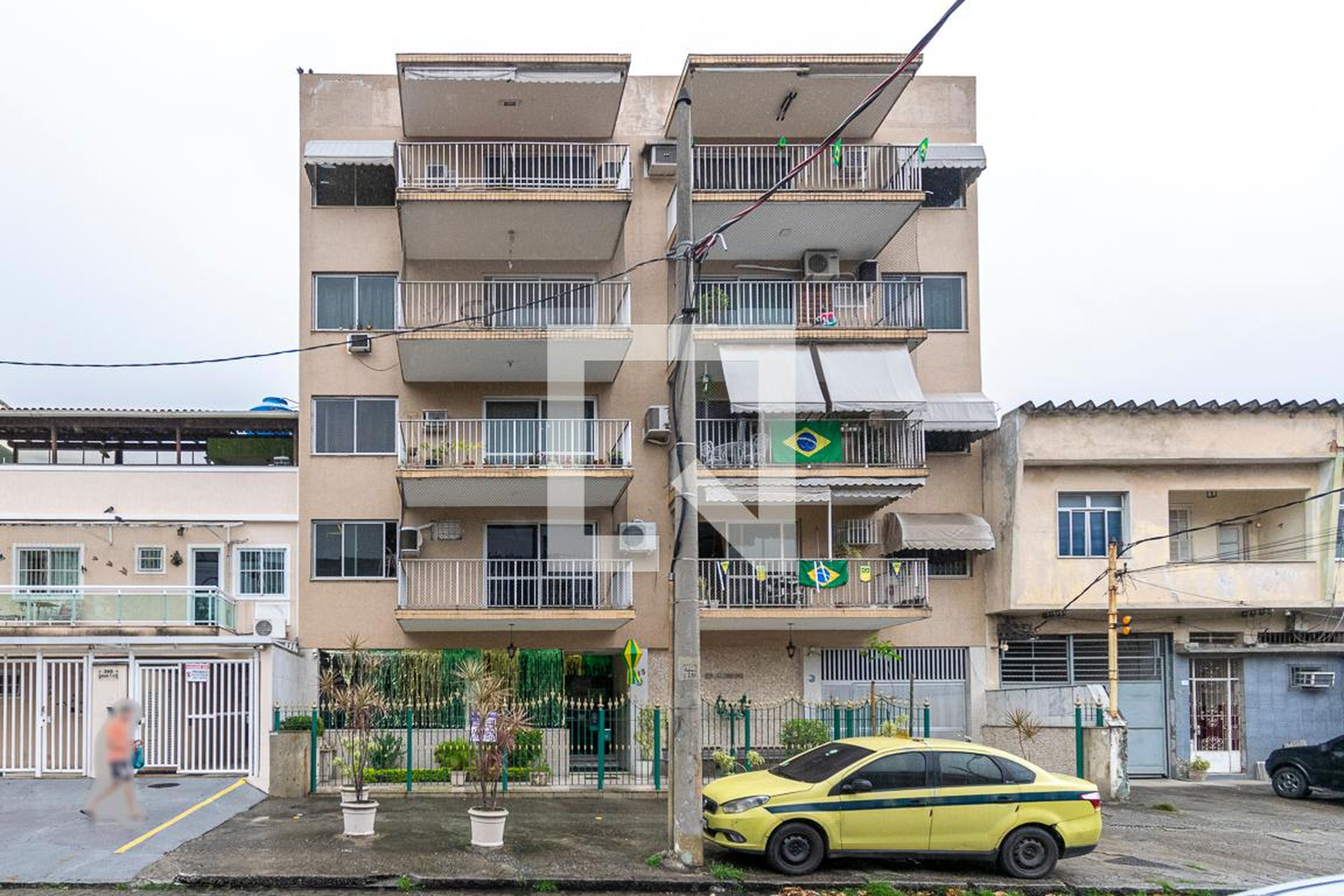 Fachada do Prédio Condomínio em Rua Ápia, 413