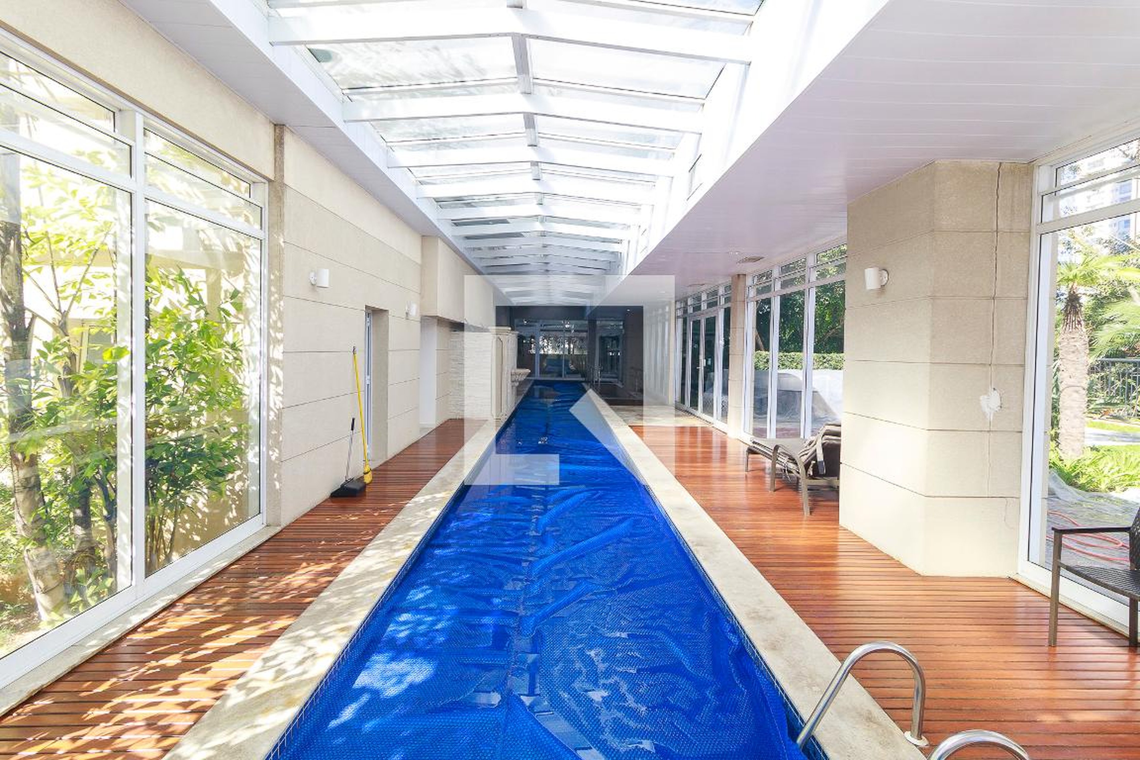 Piscina Coberta - London Blue