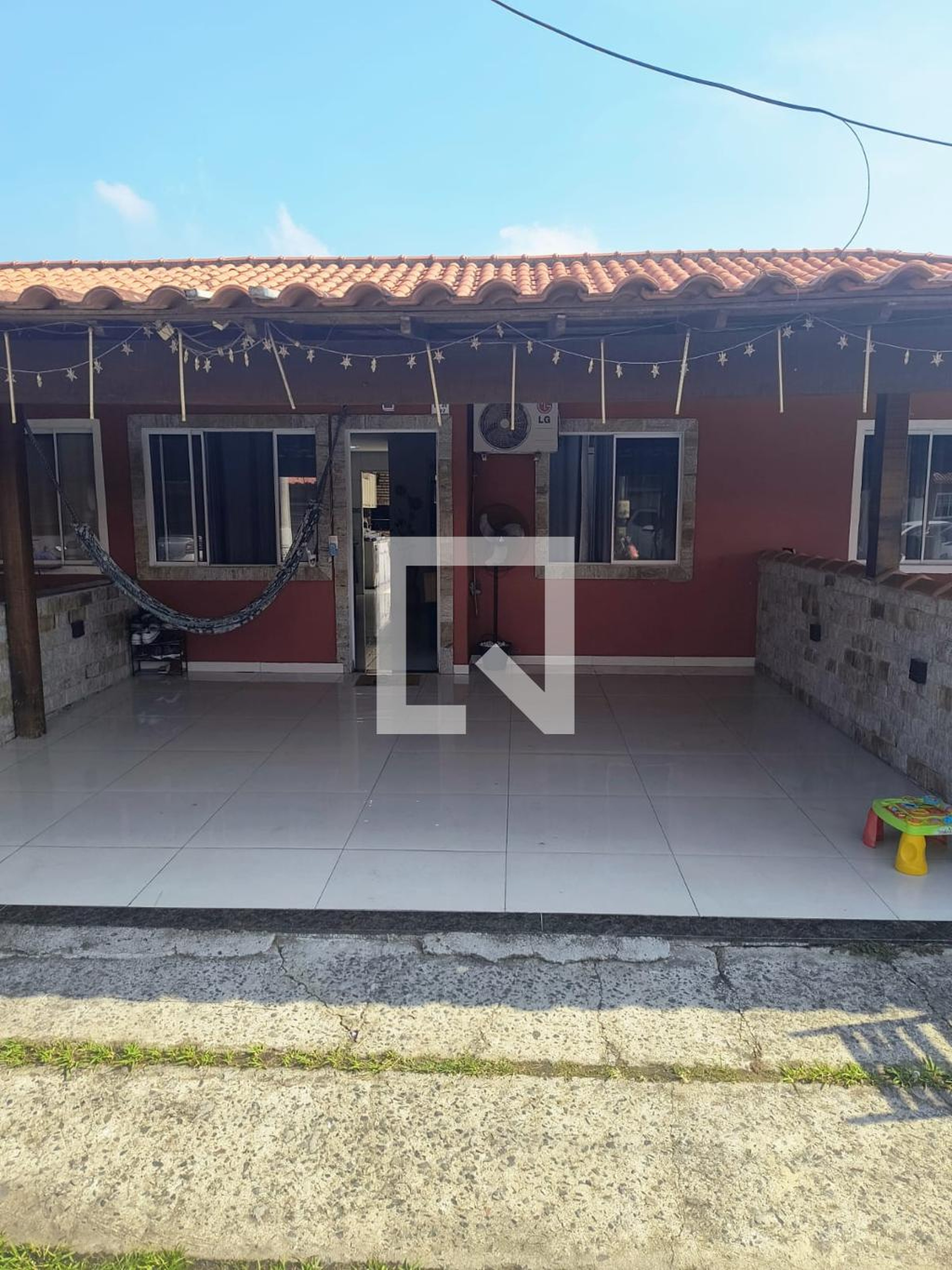 Fachada Condomínio em Rua Itaúnas, 11