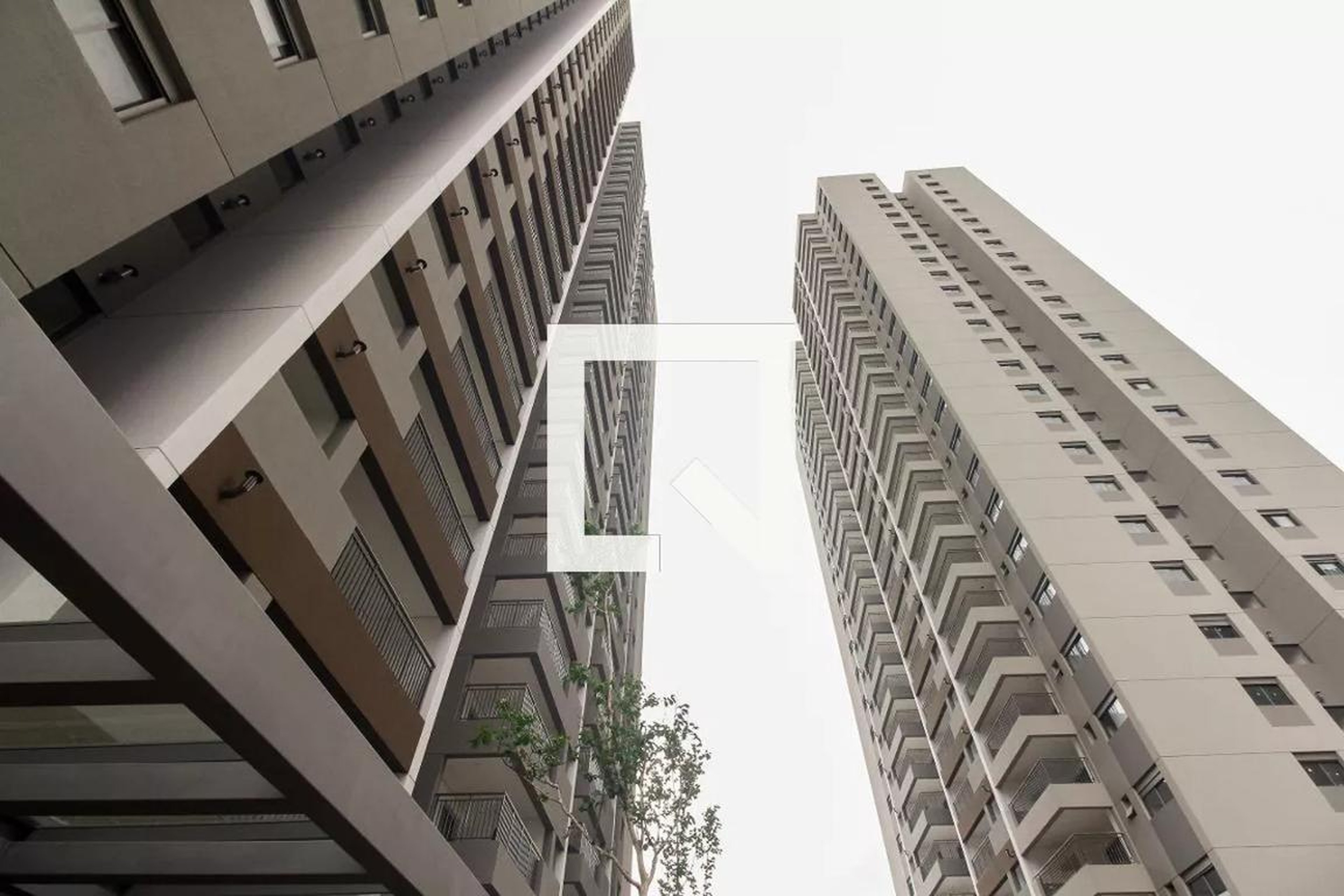 Fachada Condomínio em Rua Joaquim Marra, 105