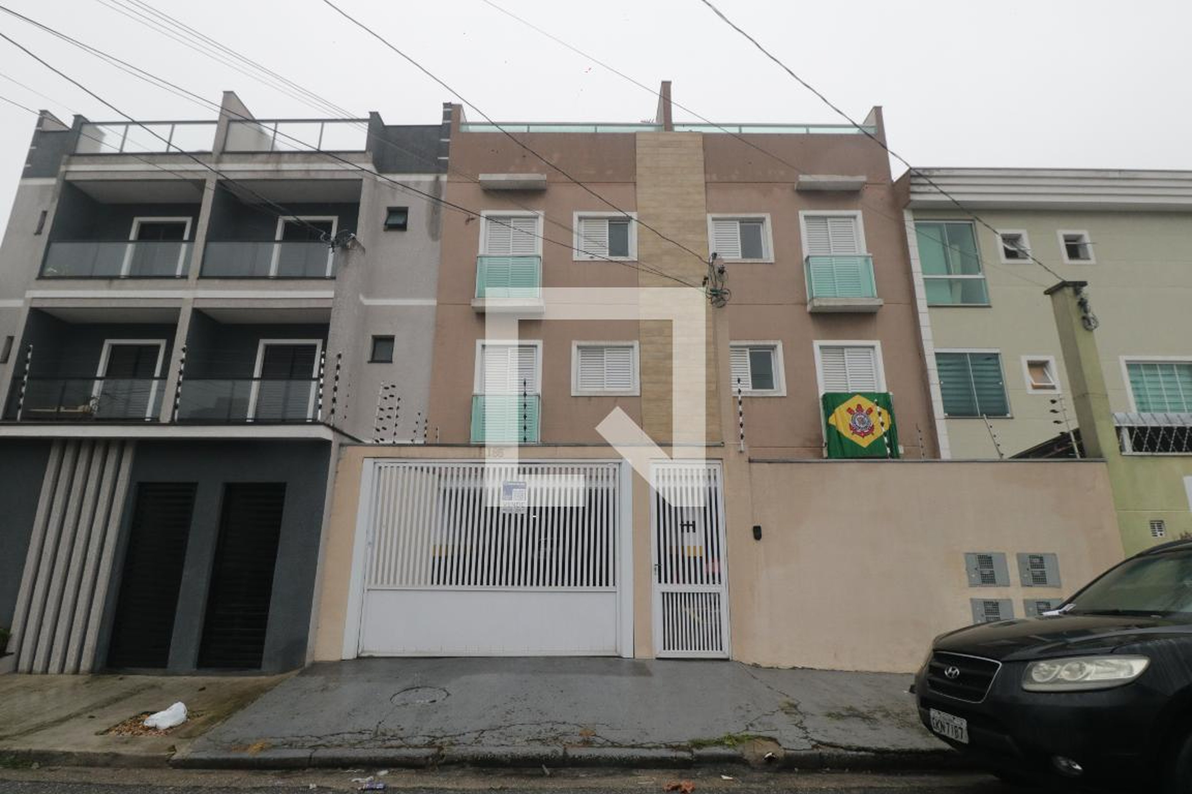 Fachada Condomínio em Rua Paquequer, 185
