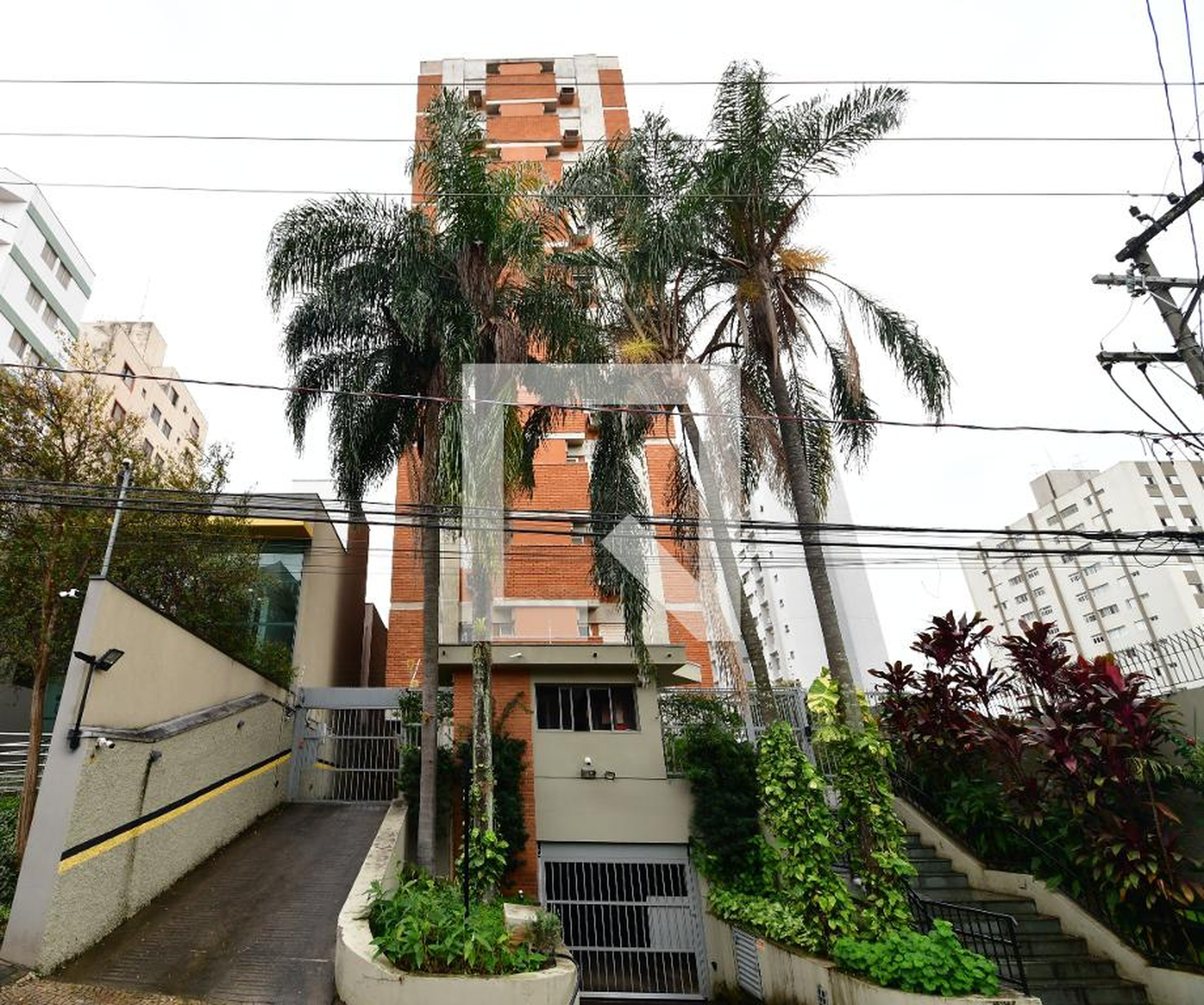 Fachada do Prédio Condomínio em Rua Hilário Magro Júnior, 55