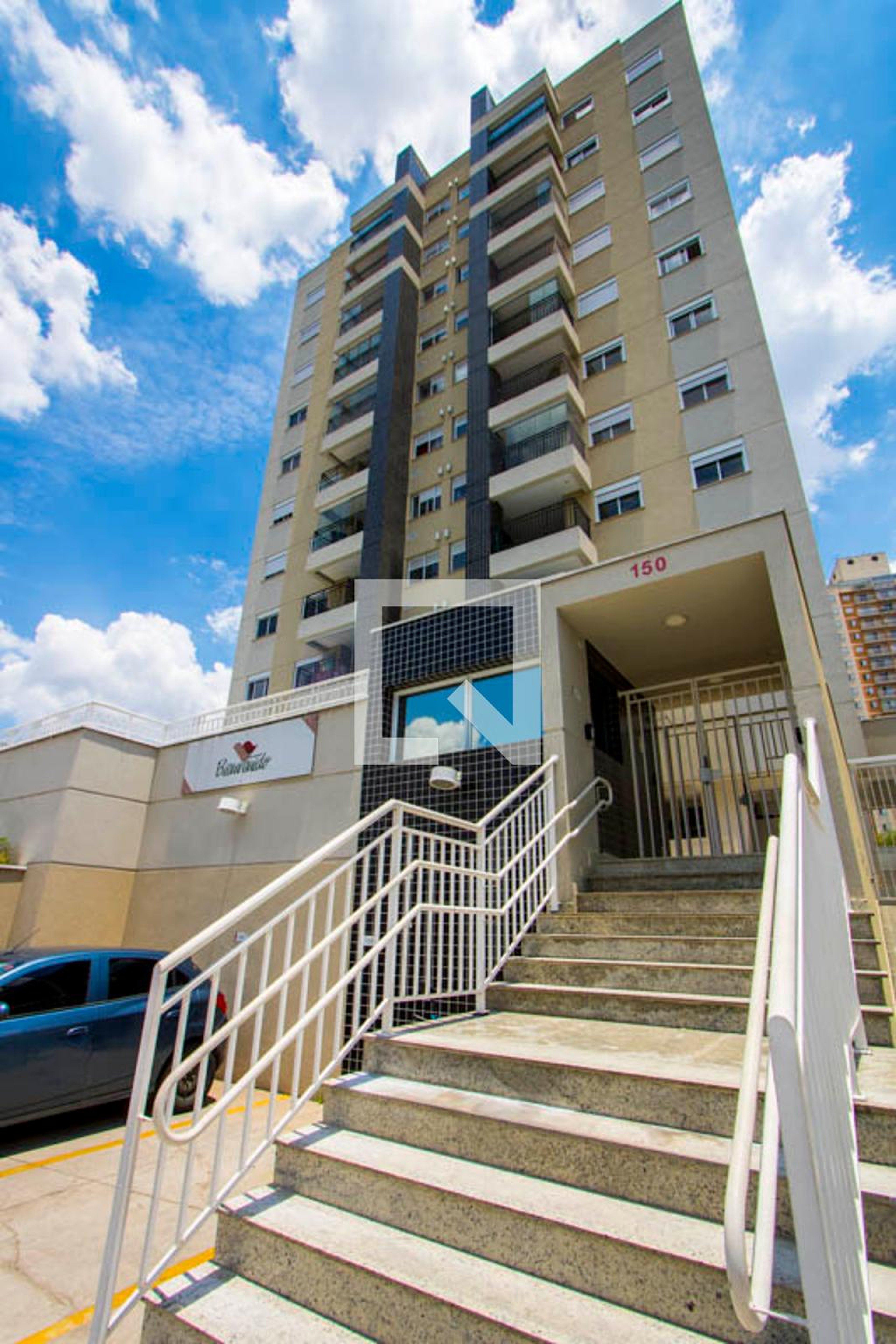 Fachada Residencial Bienvenido