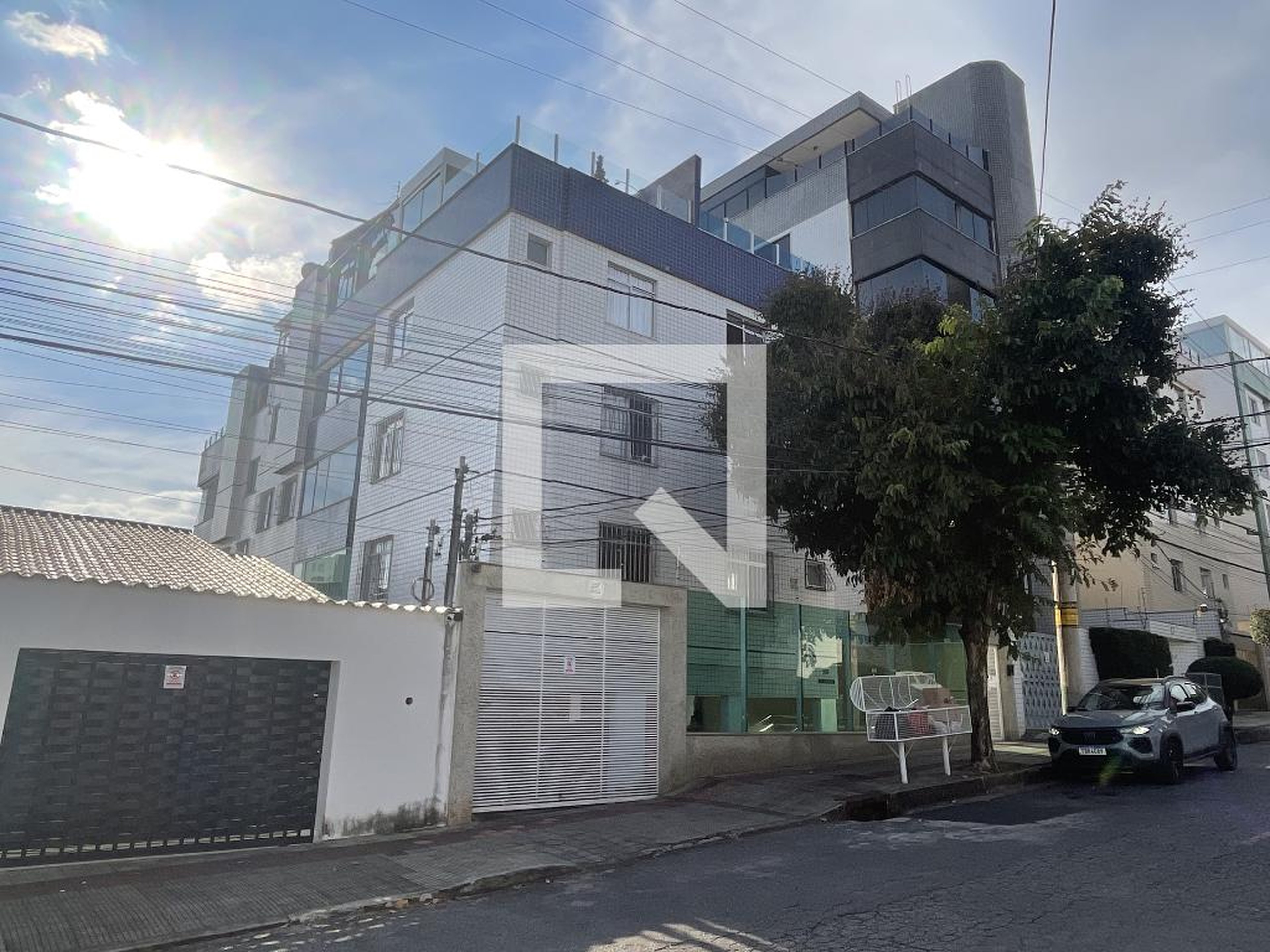 Fachada Condomínio em Rua Castelo Lamêgo, 653