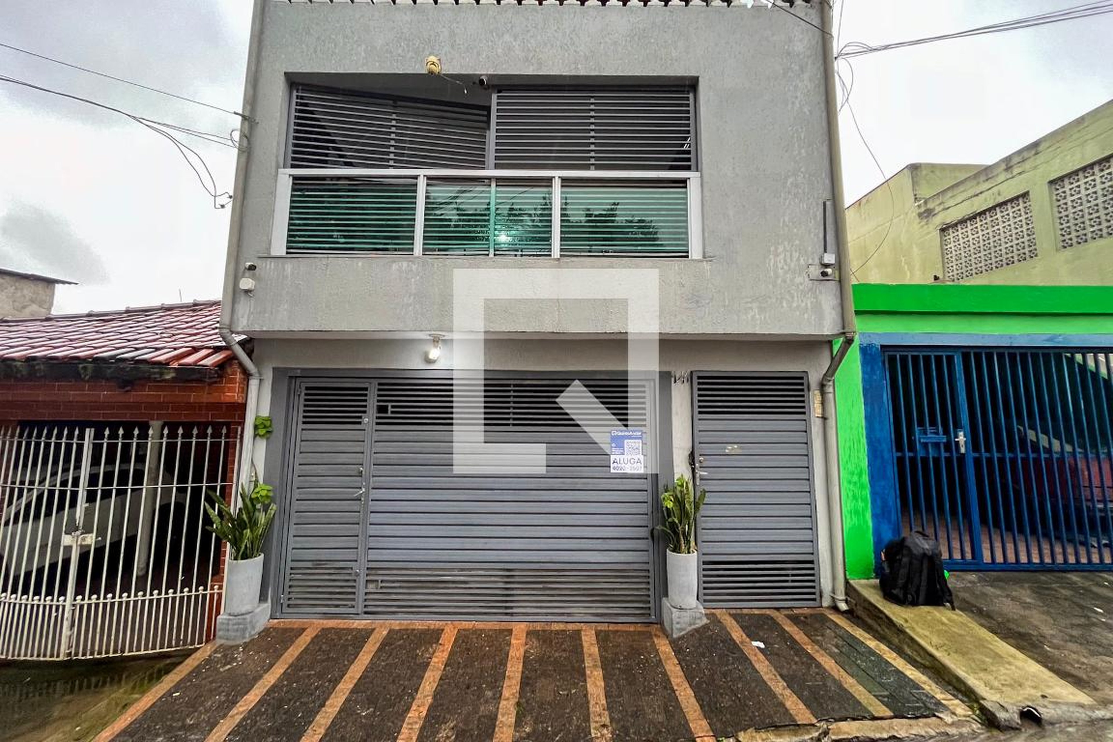 Fachada Condomínio em Rua Afonso Aliperti, 141