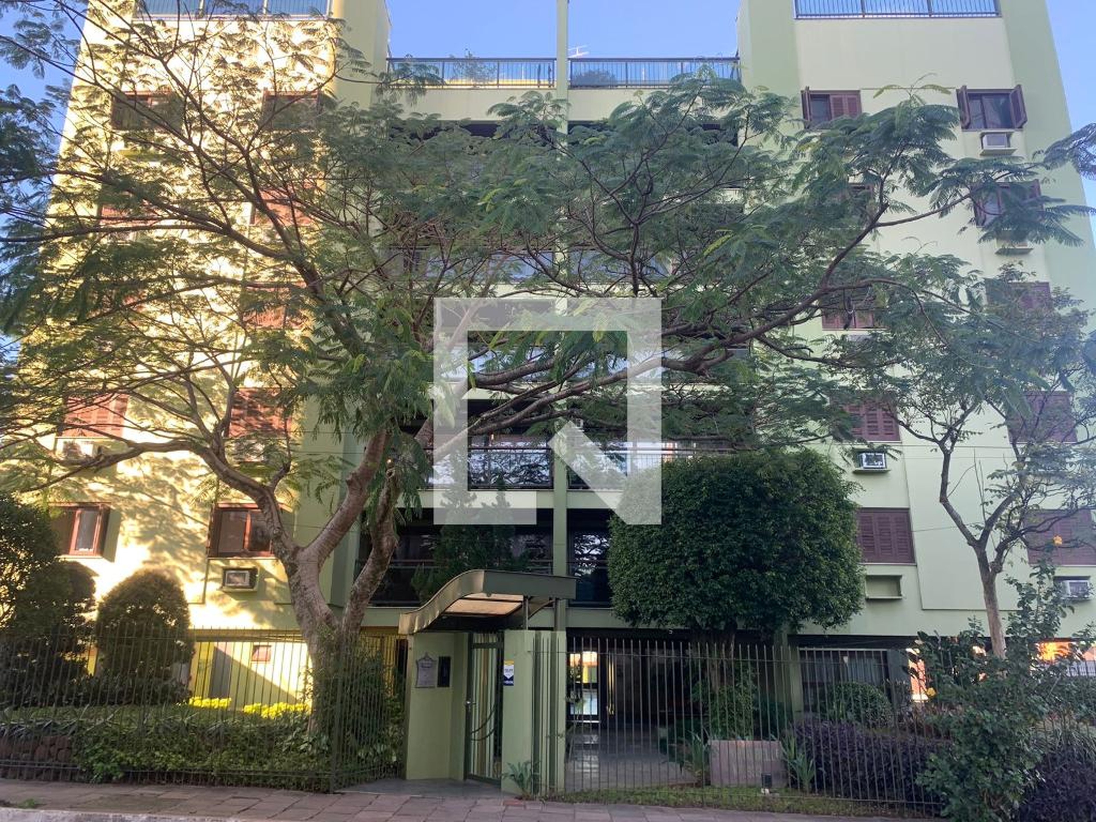 Fachada Condomínio em Rua Pedro Álvares Cabral, 933